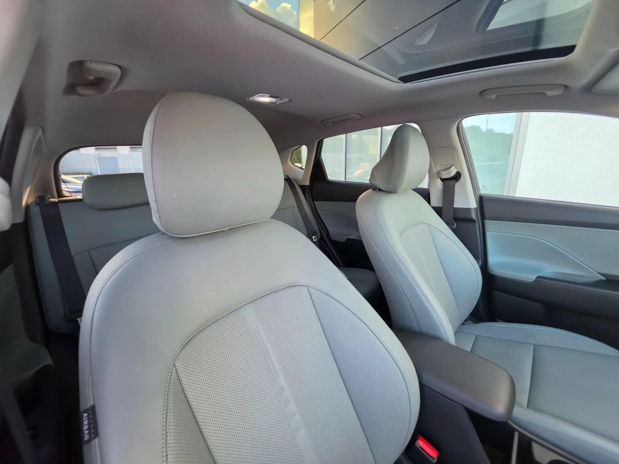 Hyundai KONA Image 11