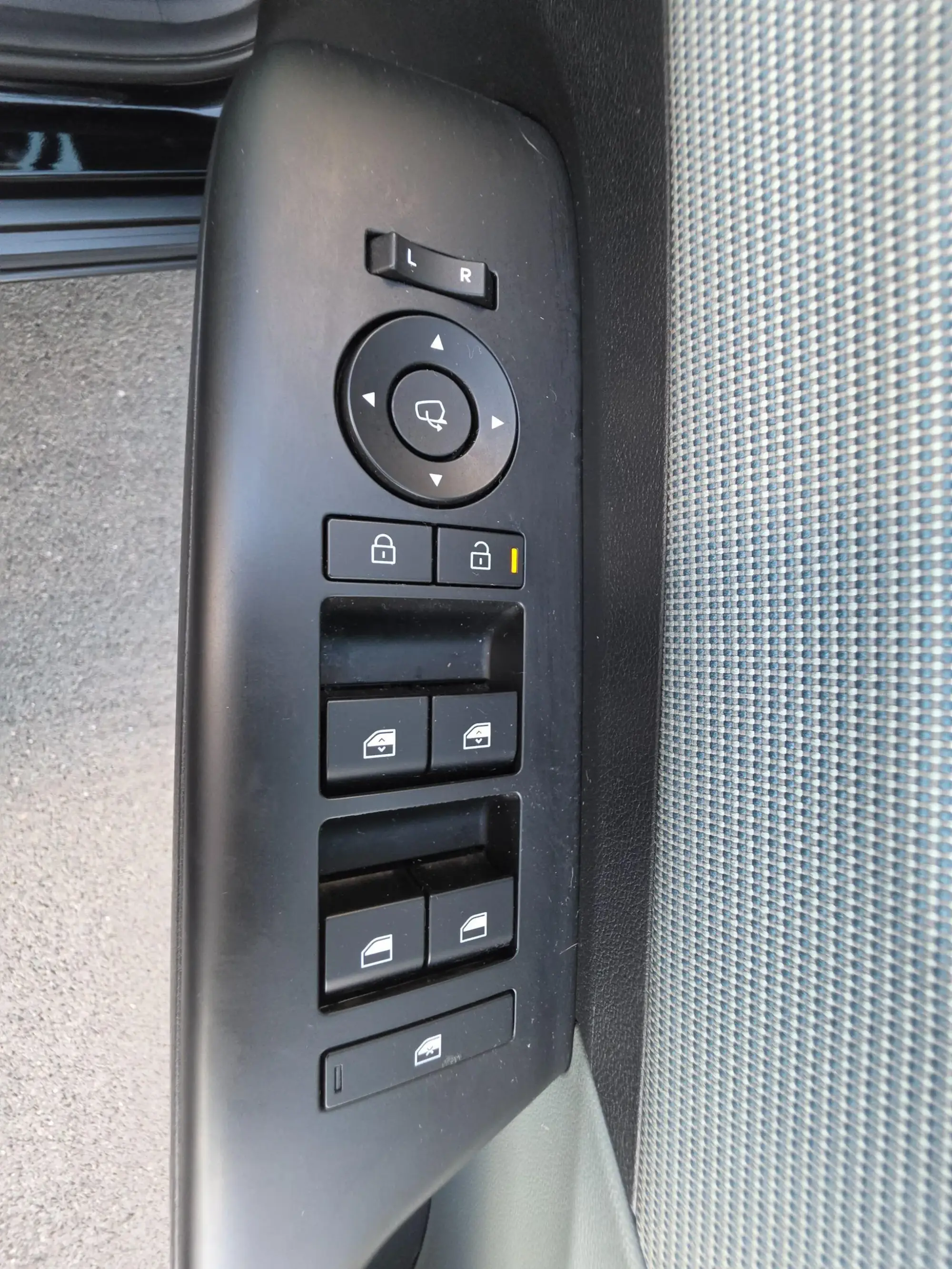 Hyundai KONA Image 15