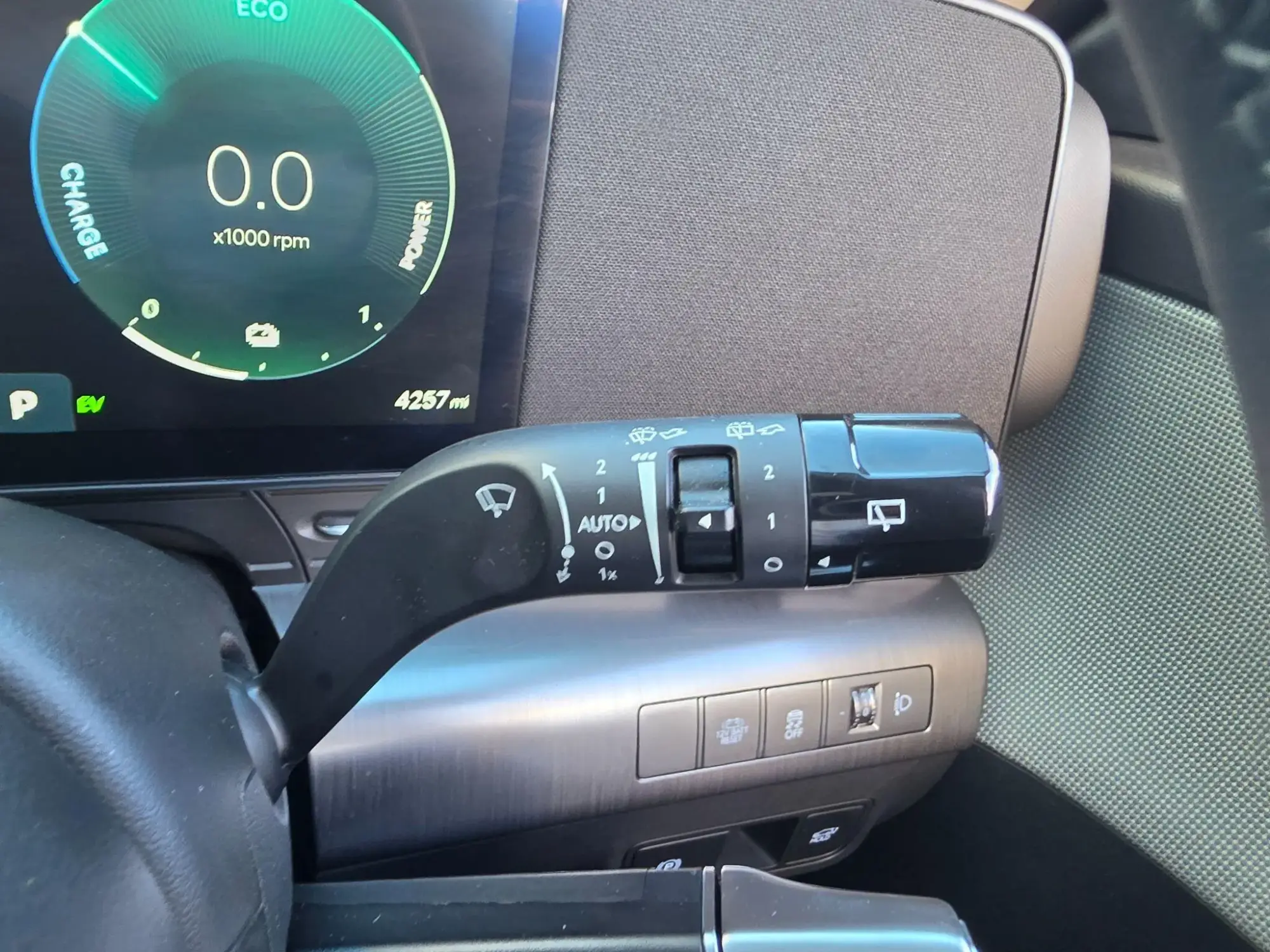 Hyundai KONA Image 24