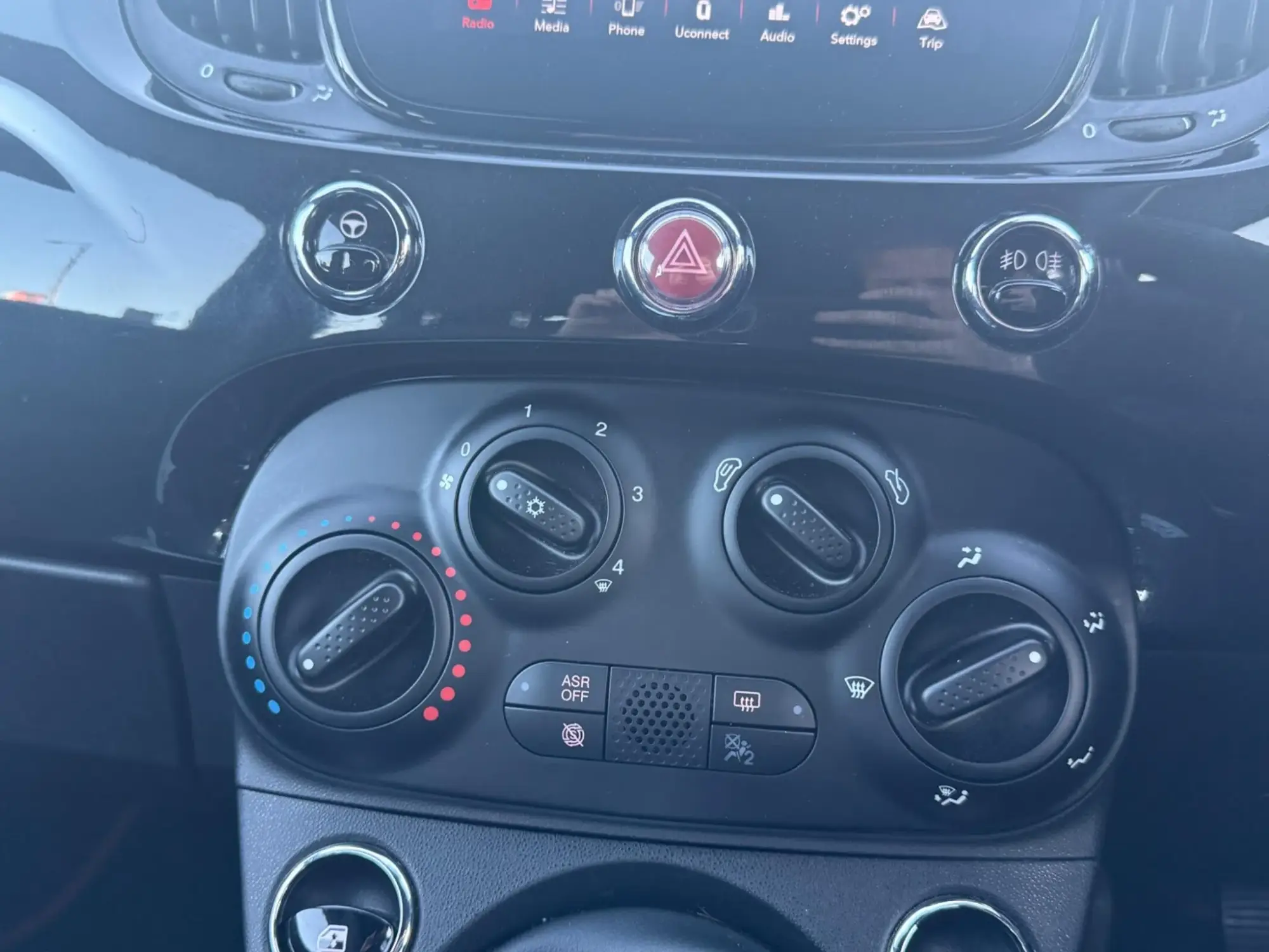 Fiat 500c Hybrid Image 11