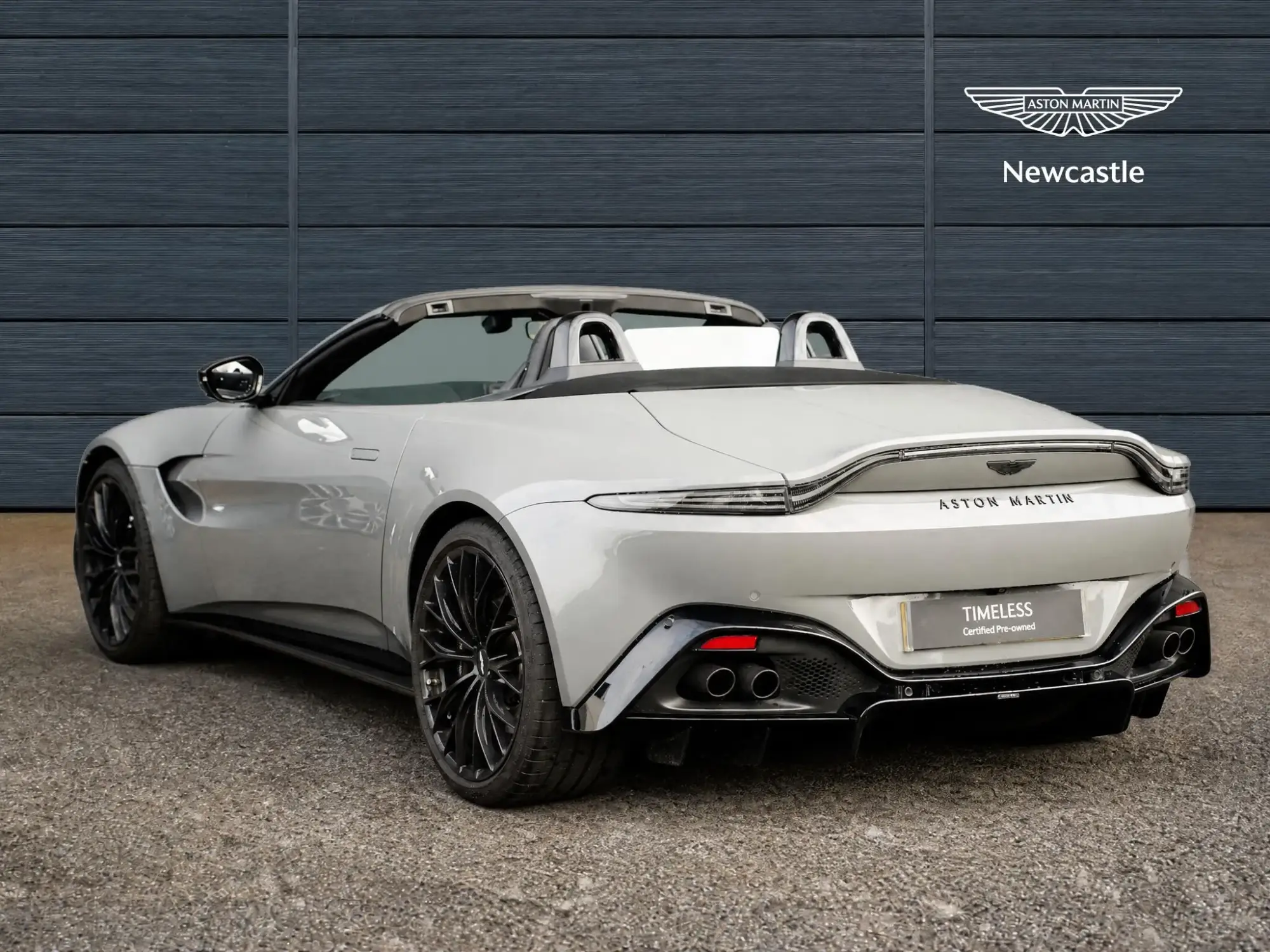 Aston Martin Vantage Roadster Image 8