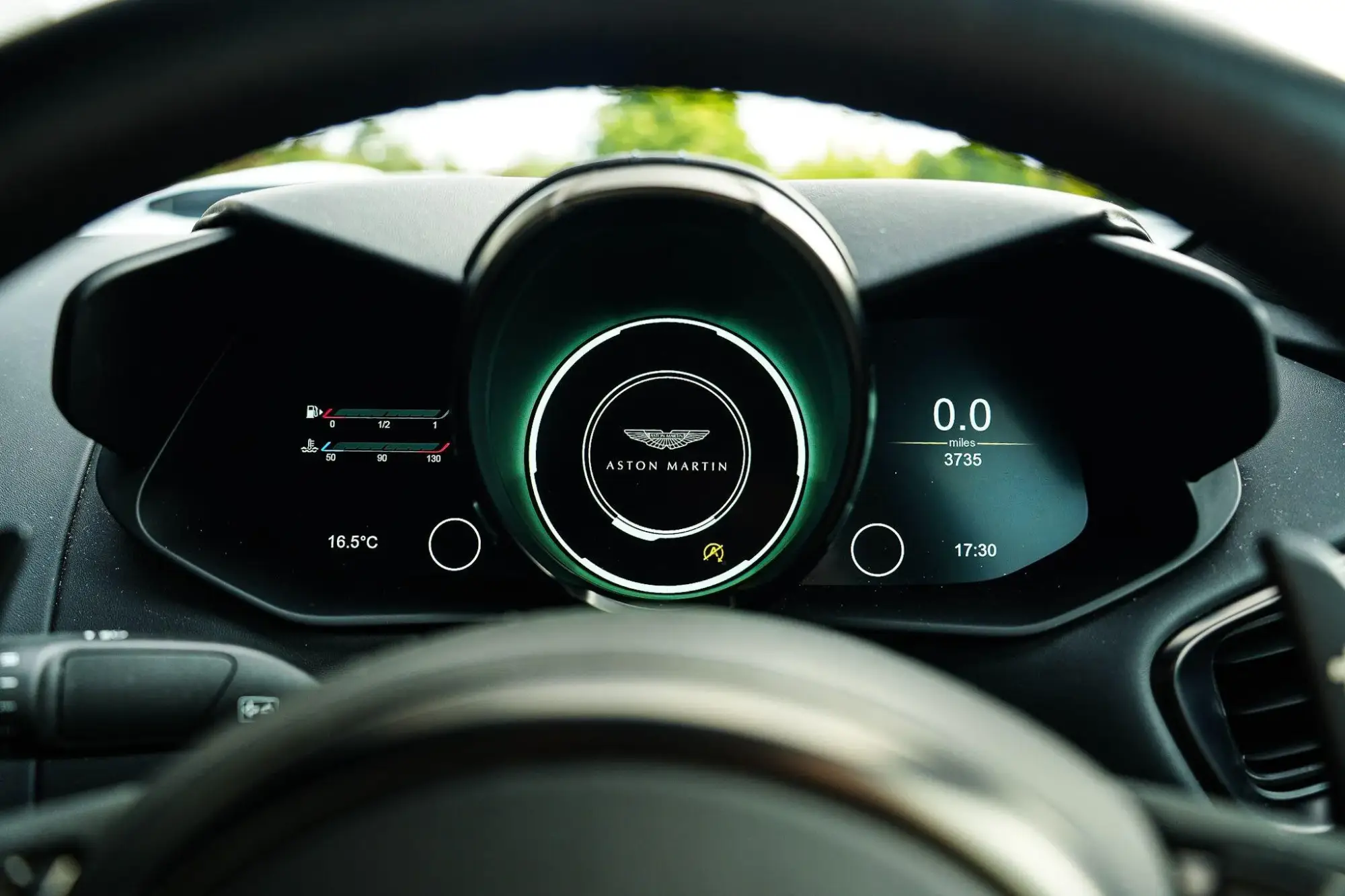 Aston Martin Vantage Roadster Image 19