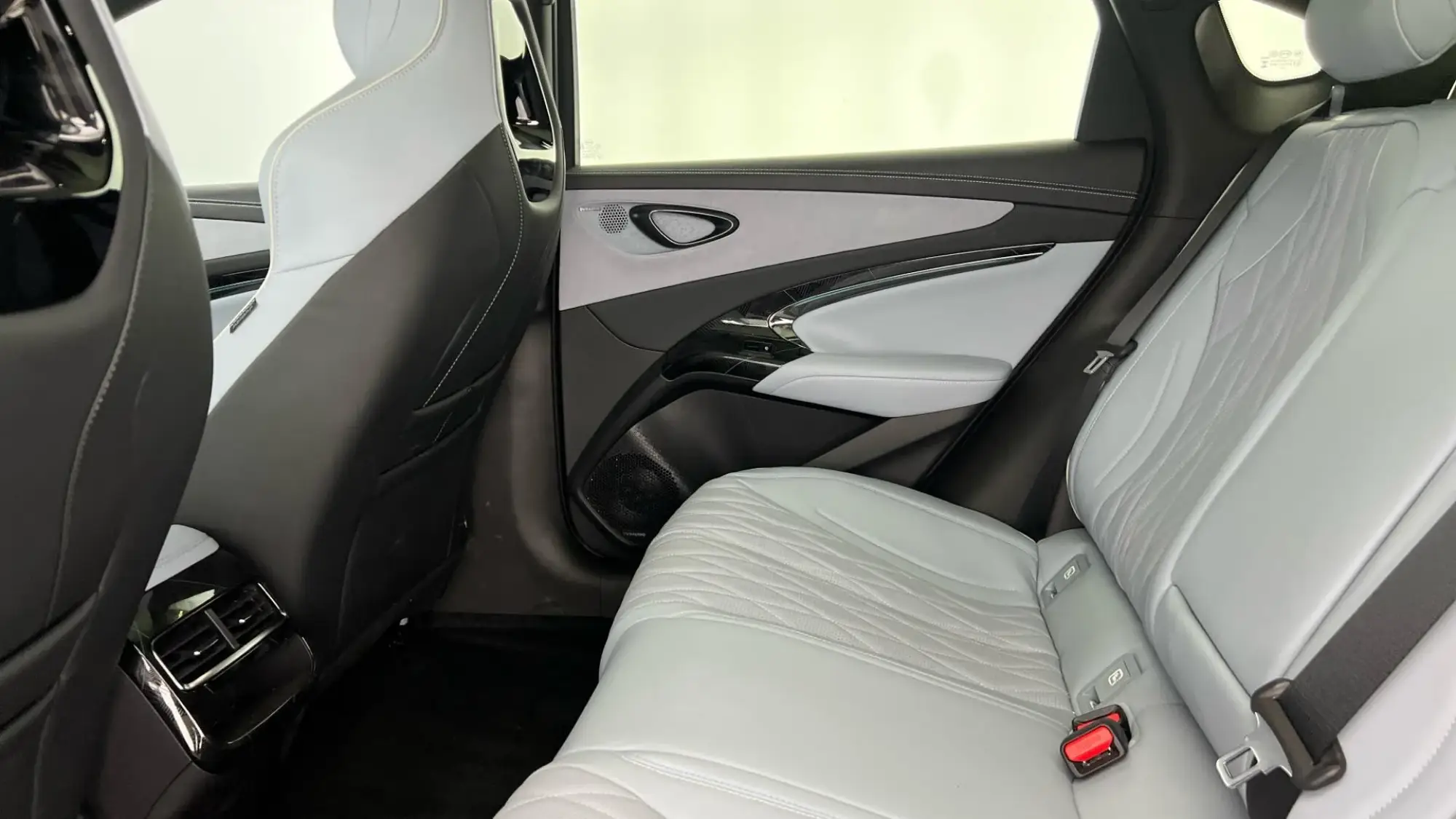 BYD SEAL Image 13