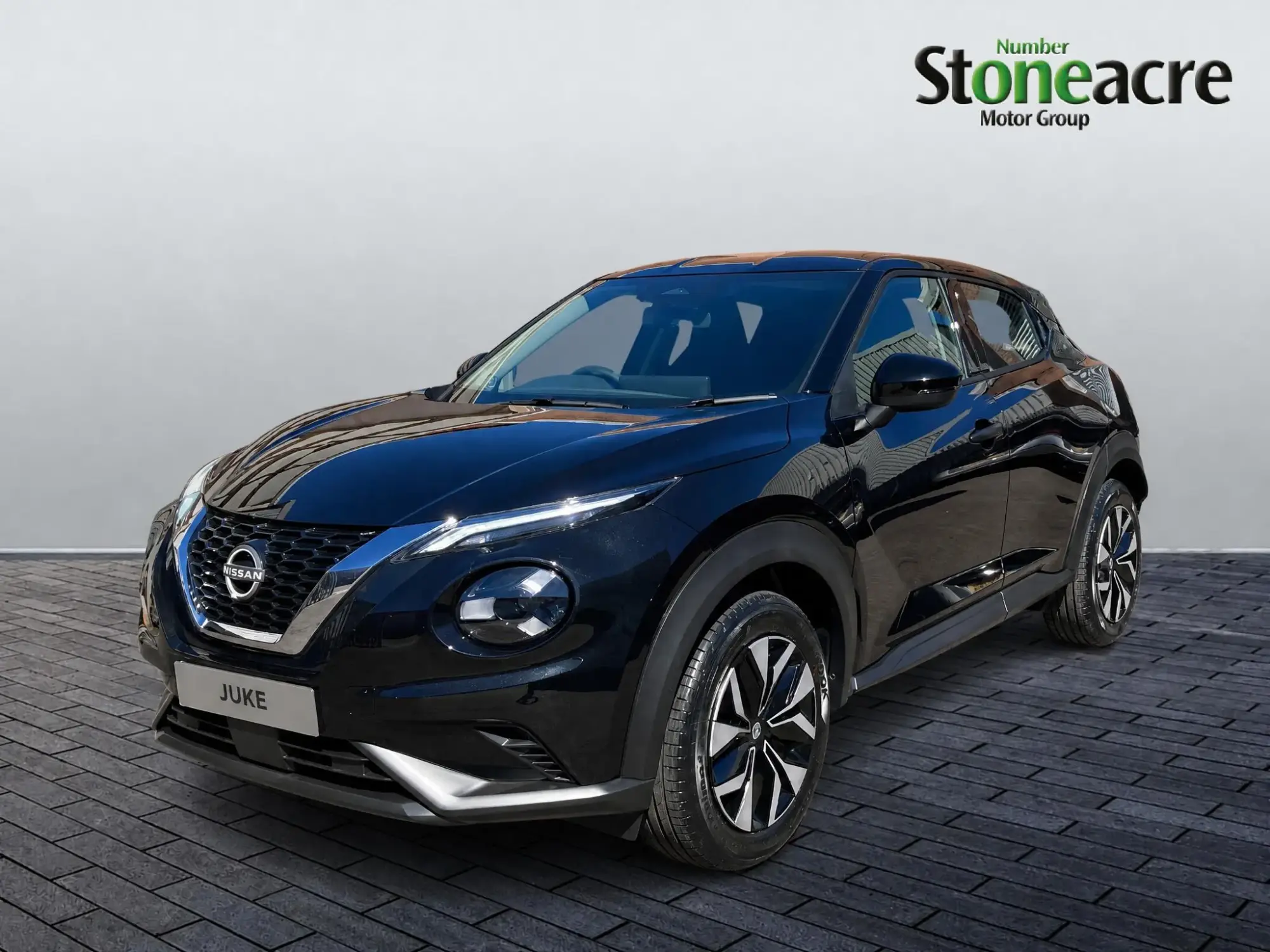 Nissan Juke 1.0 DIG-T Acenta Premium Euro 6 (s/s) 5dr YX76VGC Image 3