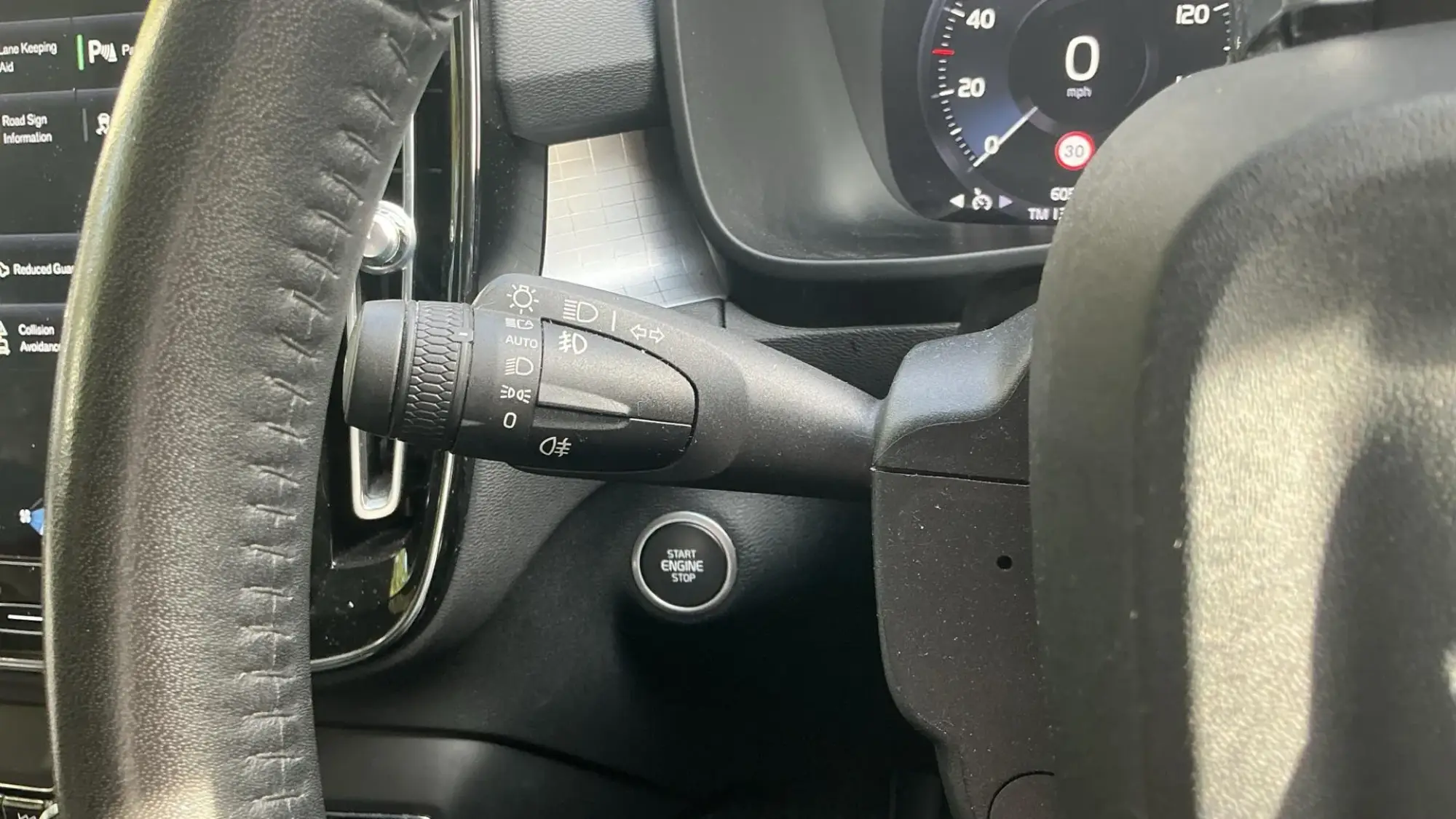 Volvo XC40 Image 17