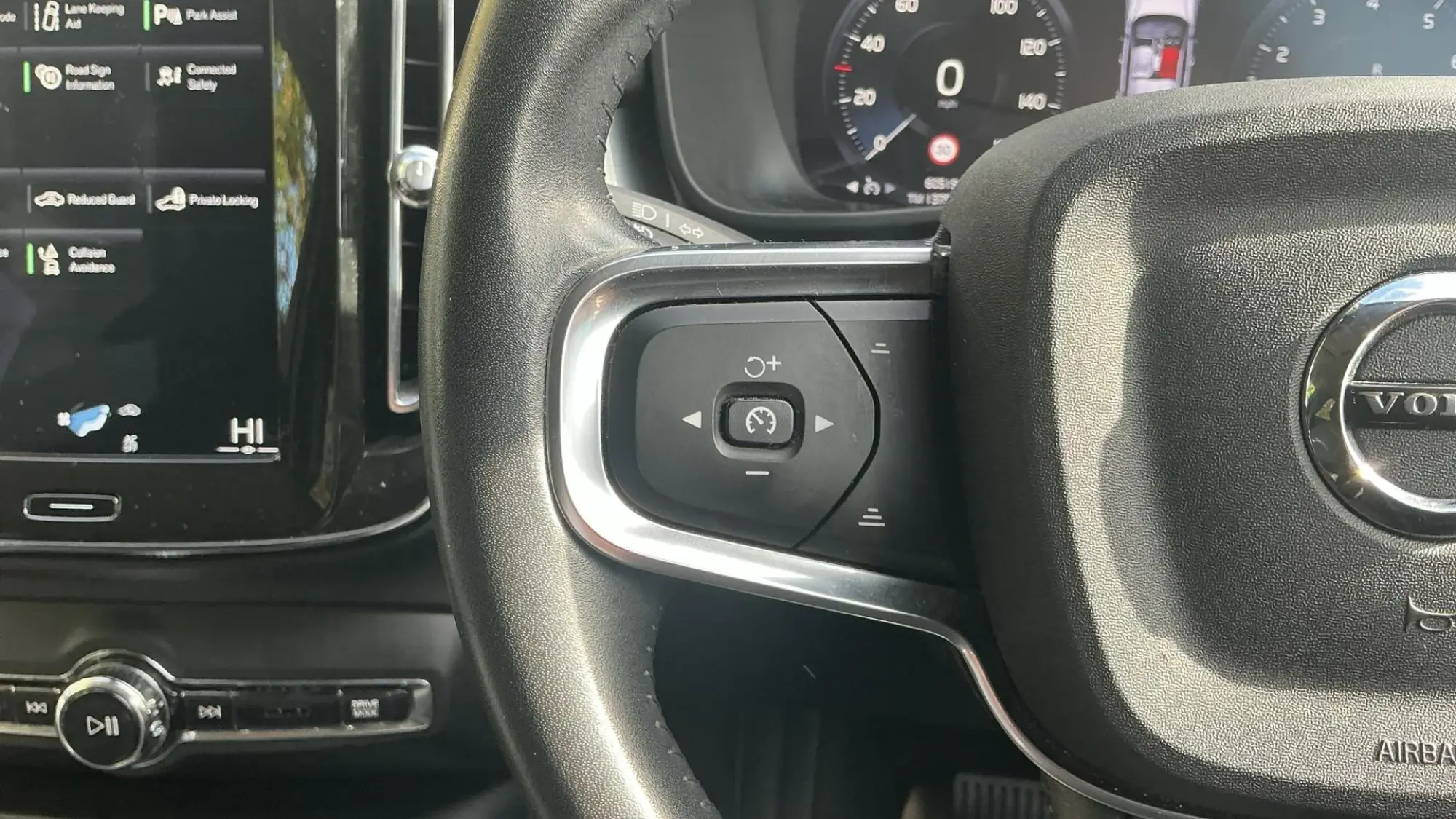 Volvo XC40 Image 18