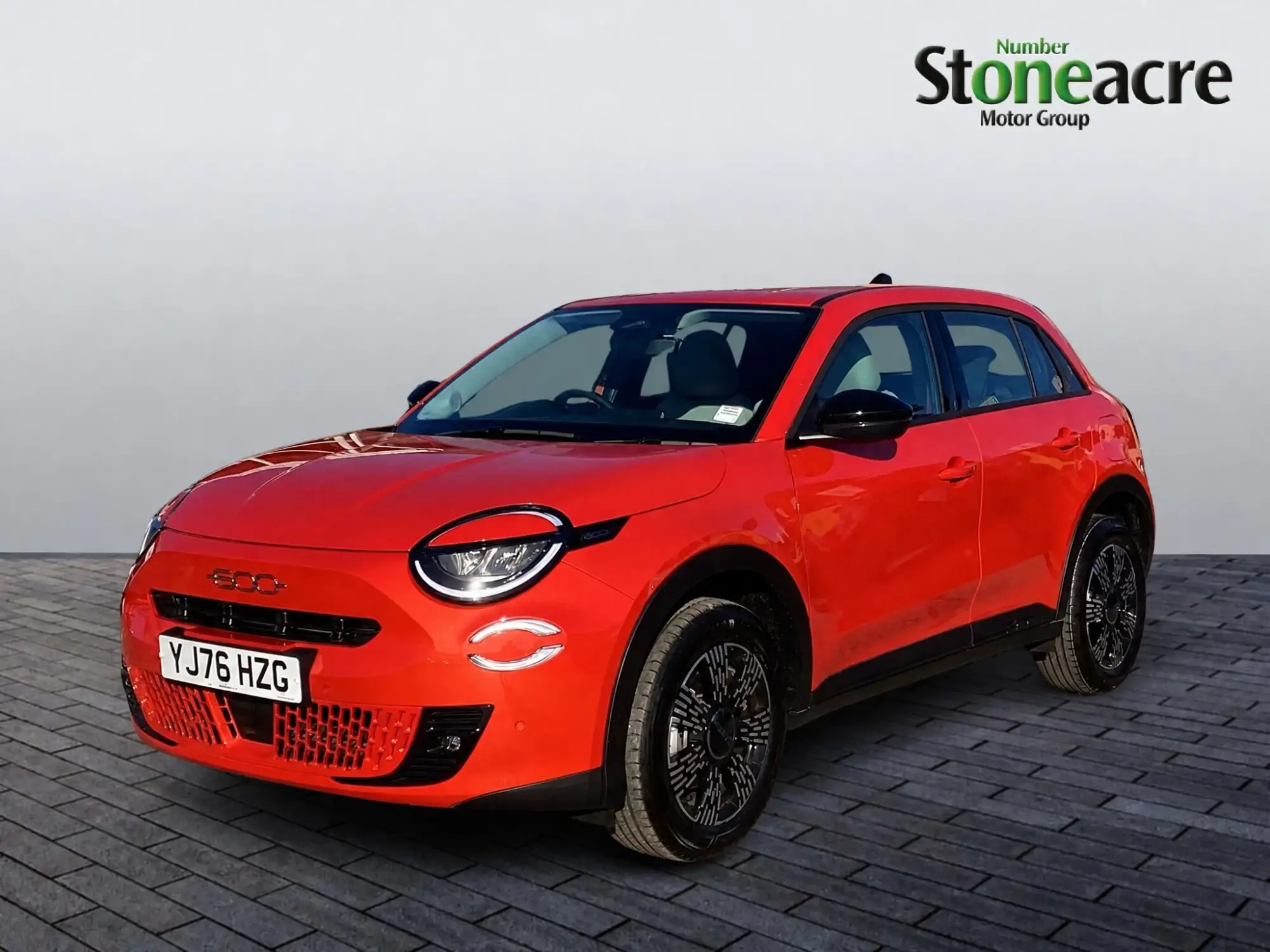 Fiat 600 Petrol 1.2 MHEV Icon e-DCT Euro 6 (s/s) 5dr YJ76HZG Image 2
