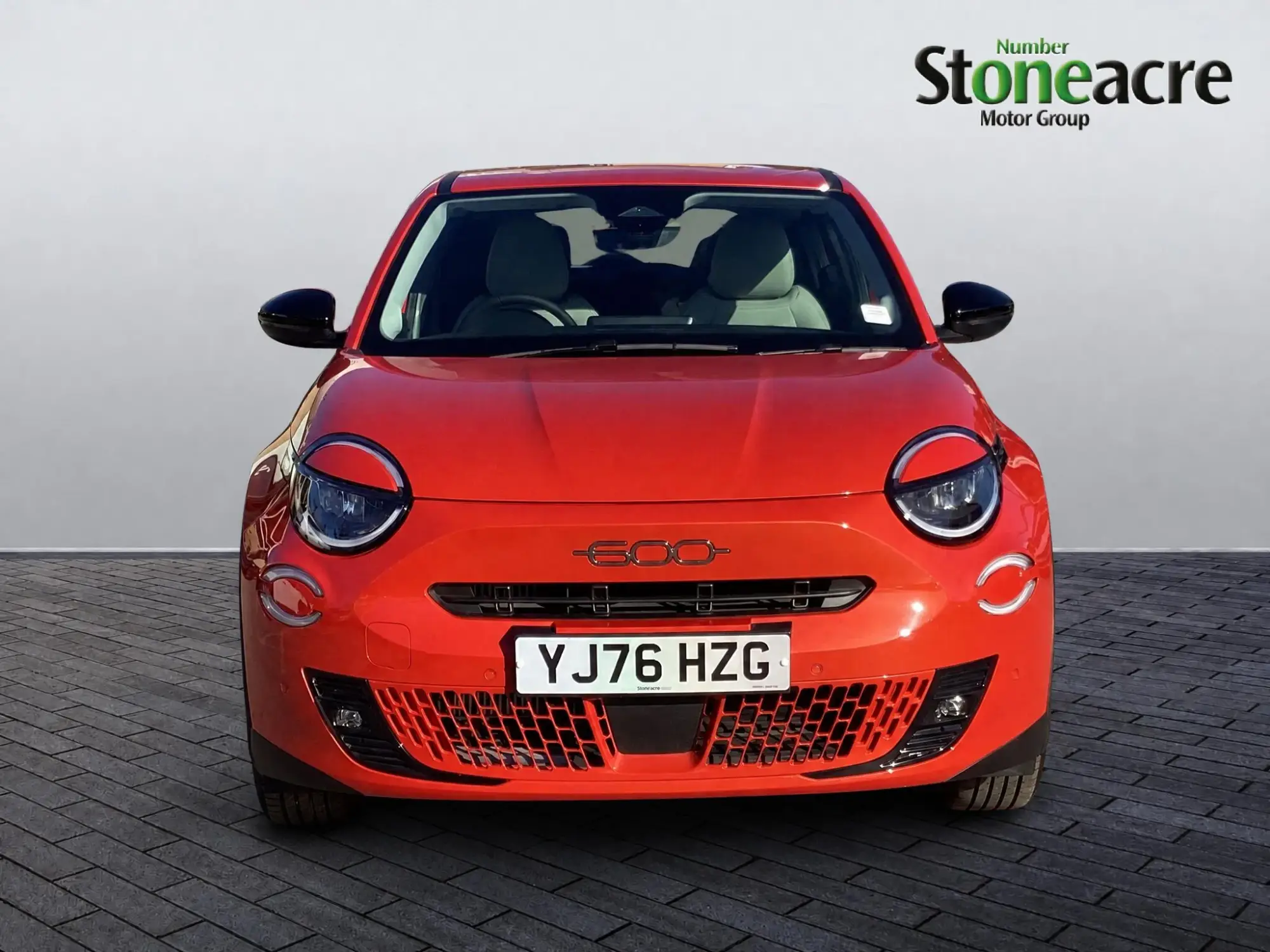 Fiat 600 Petrol 1.2 MHEV Icon e-DCT Euro 6 (s/s) 5dr YJ76HZG Image 3
