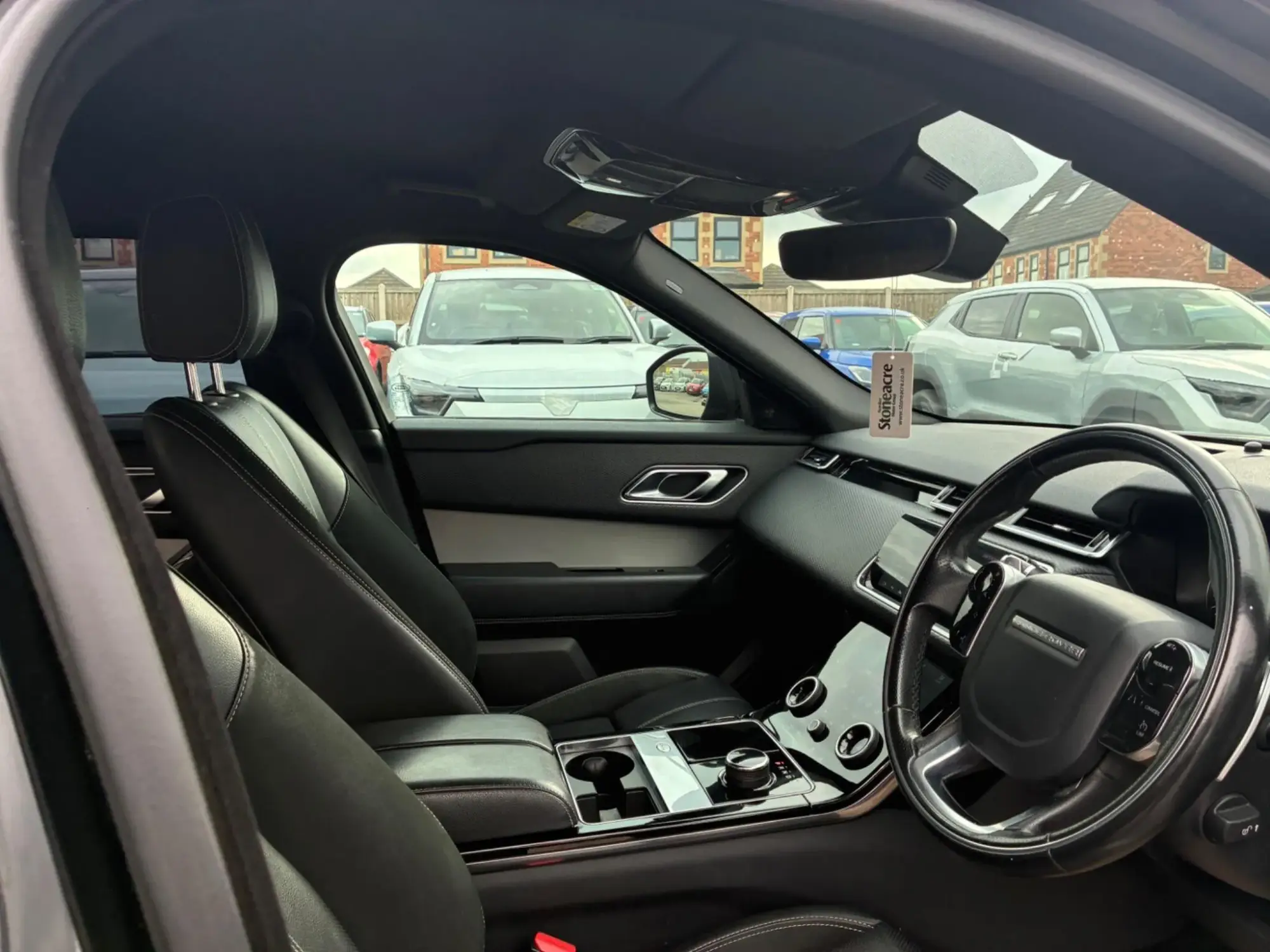 Land Rover Range Rover Velar Image 24