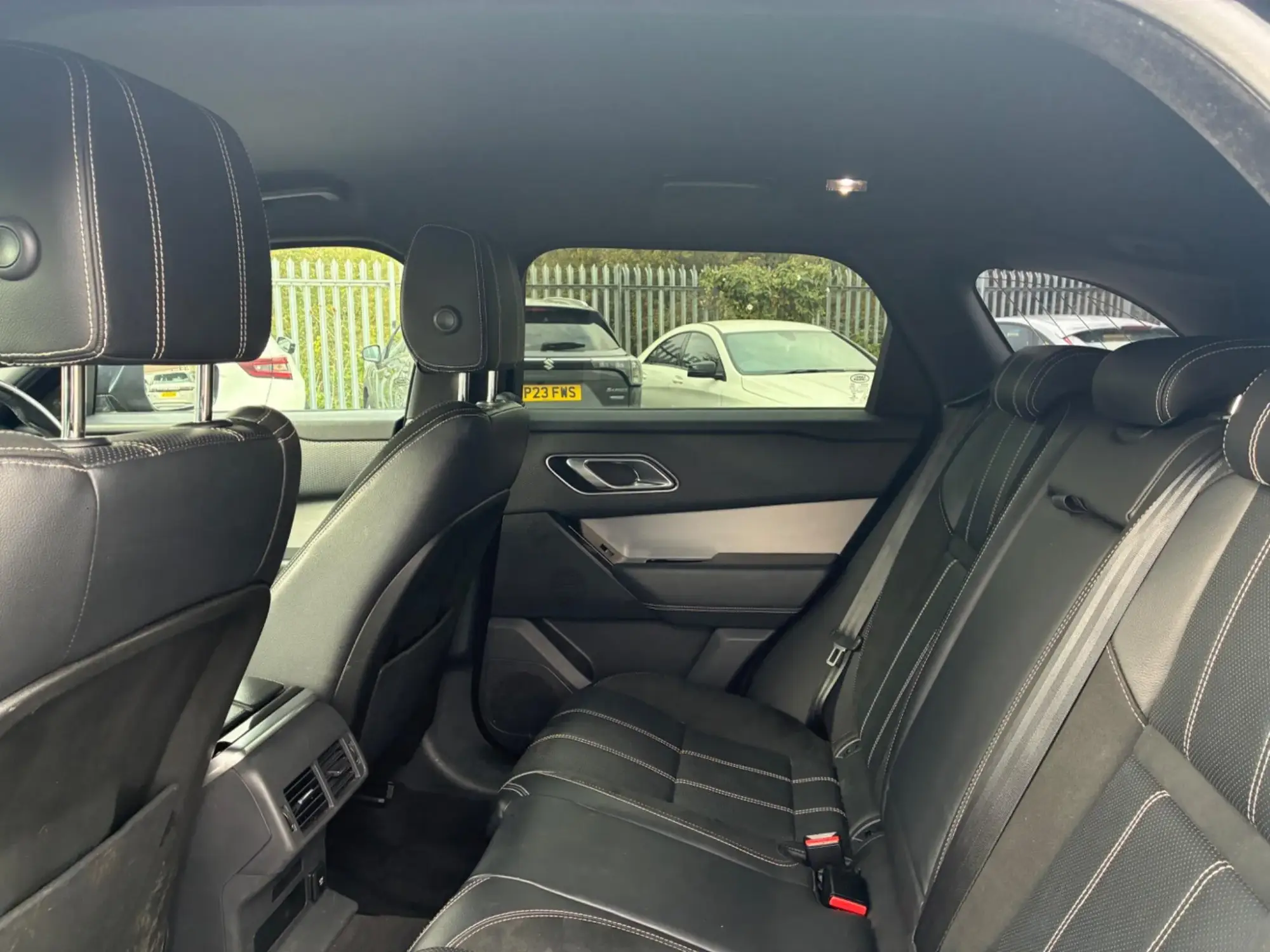 Land Rover Range Rover Velar Image 27