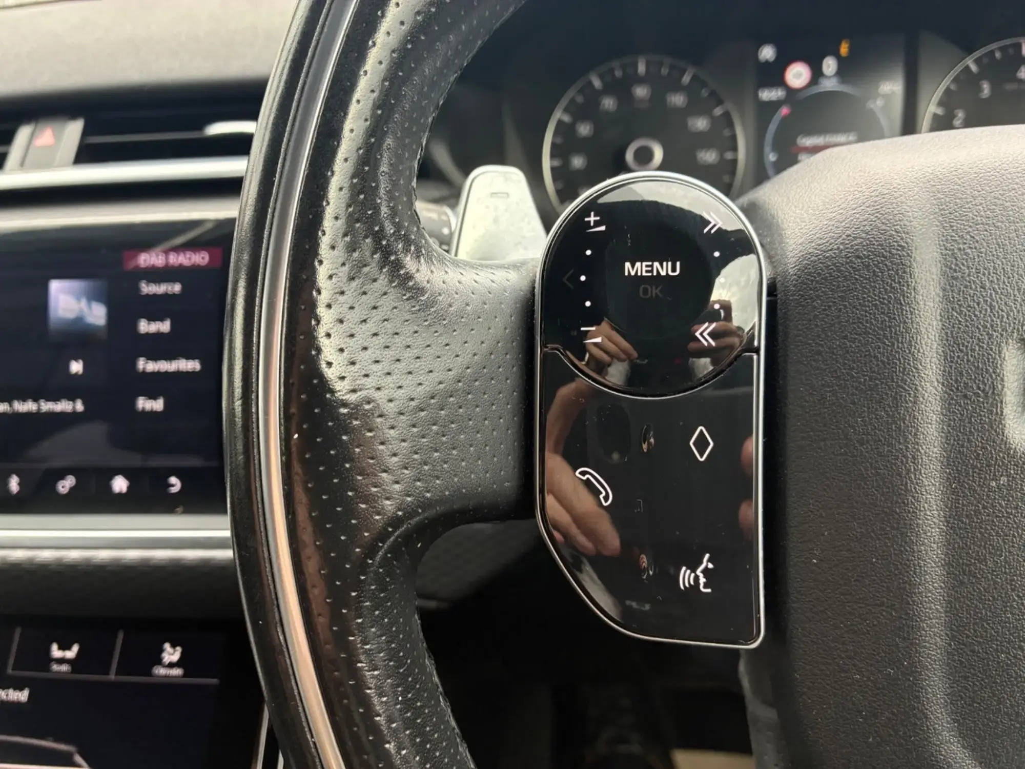 Land Rover Range Rover Velar Image 12