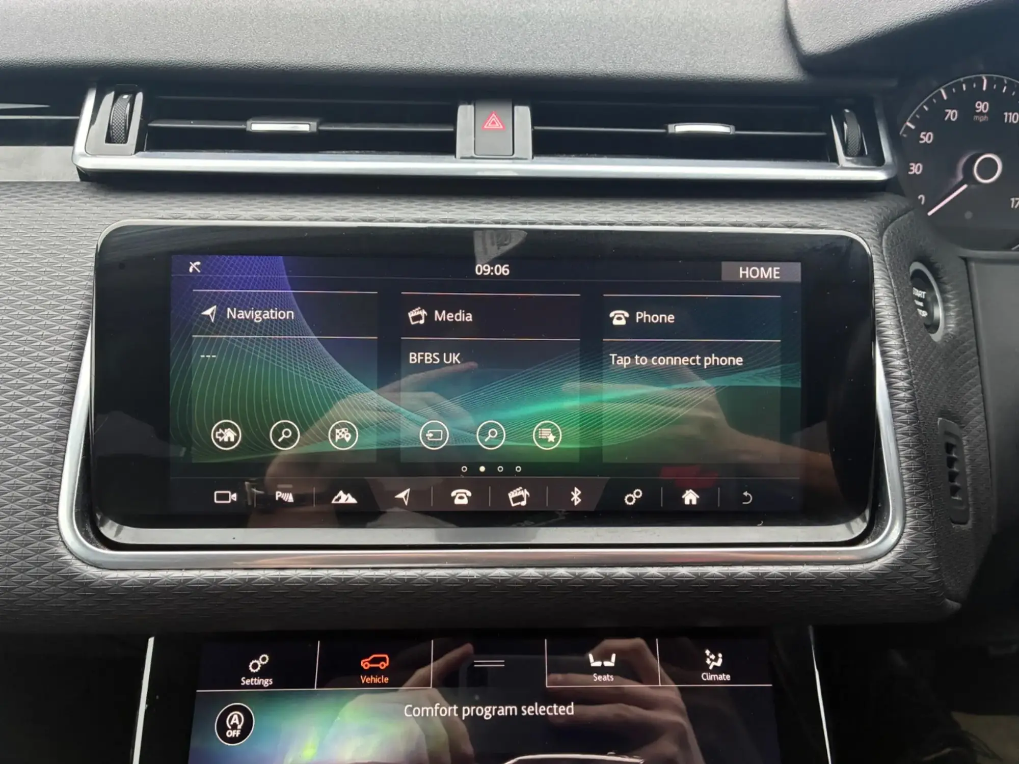Land Rover Range Rover Velar Image 17