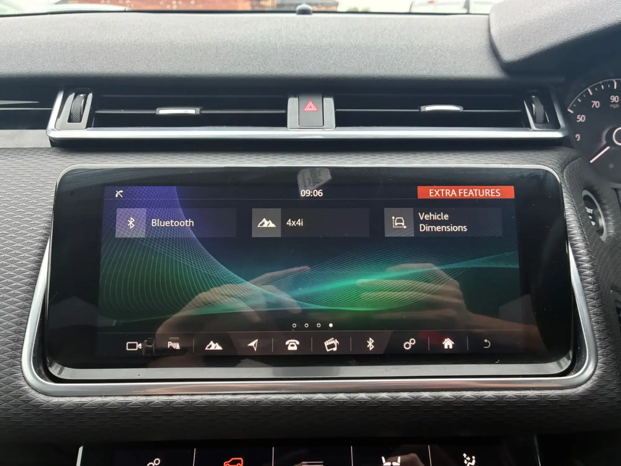 Land Rover Range Rover Velar Image 32
