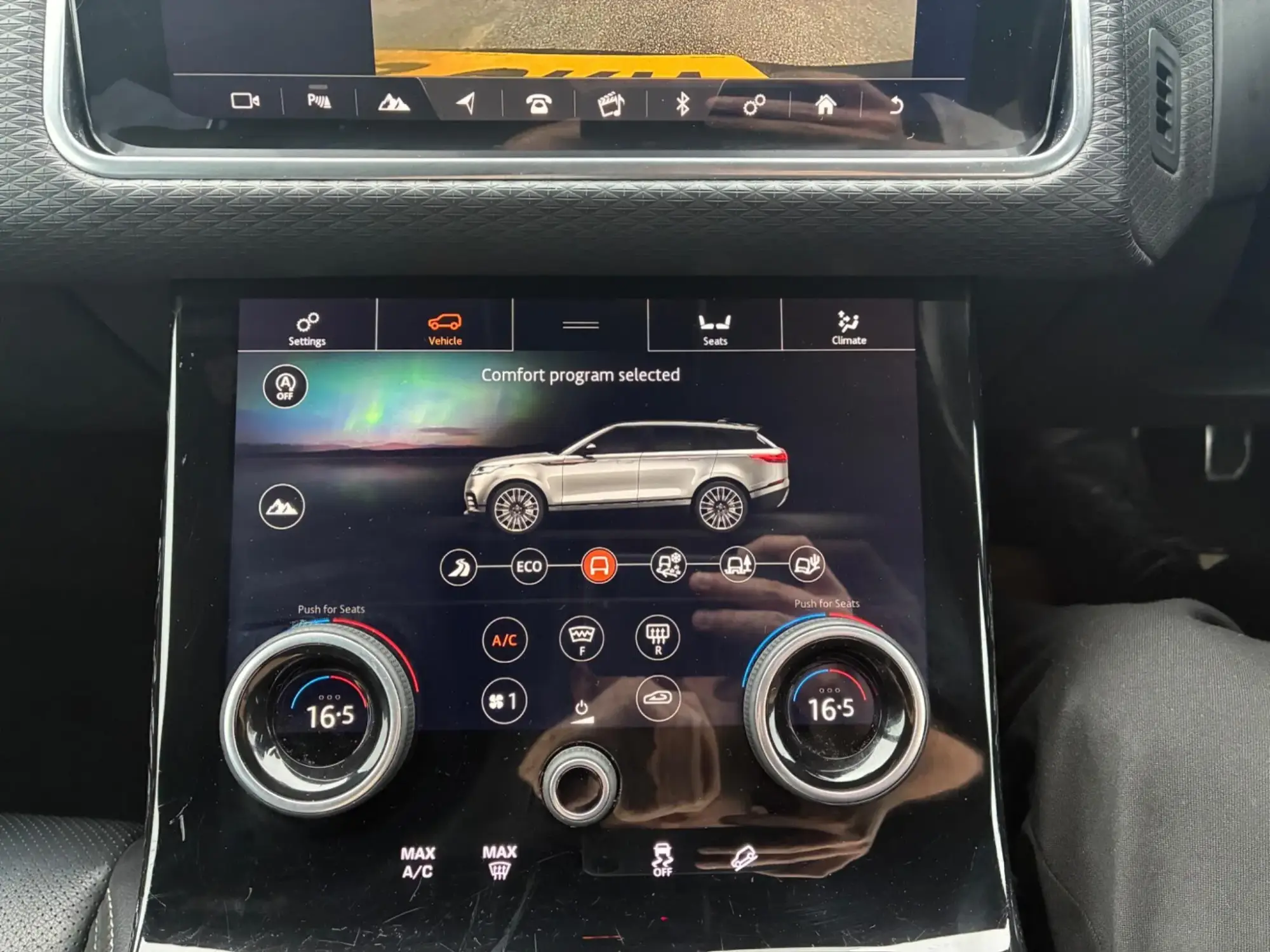 Land Rover Range Rover Velar Image 37