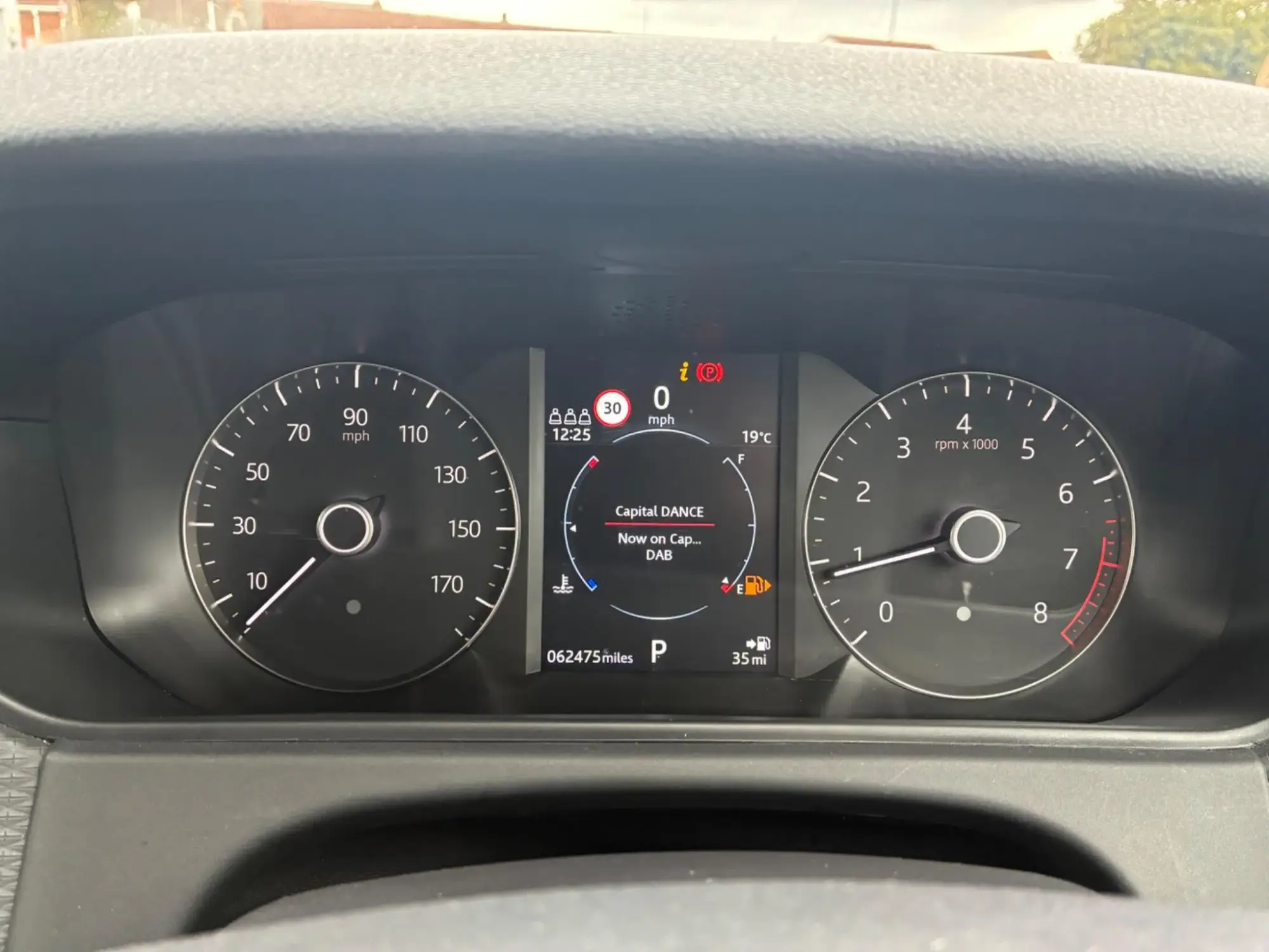 Land Rover Range Rover Velar Image 14
