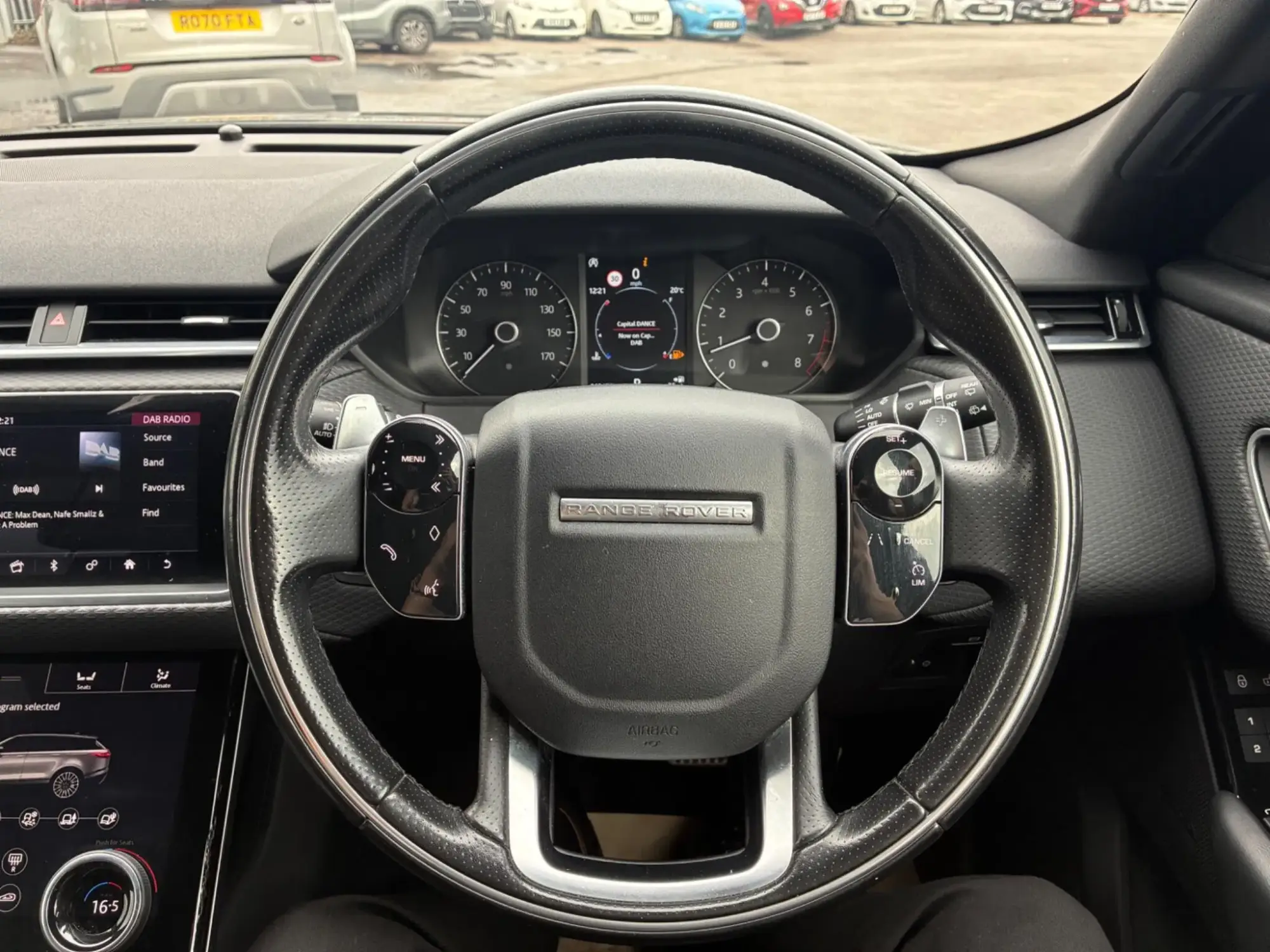 Land Rover Range Rover Velar Image 11