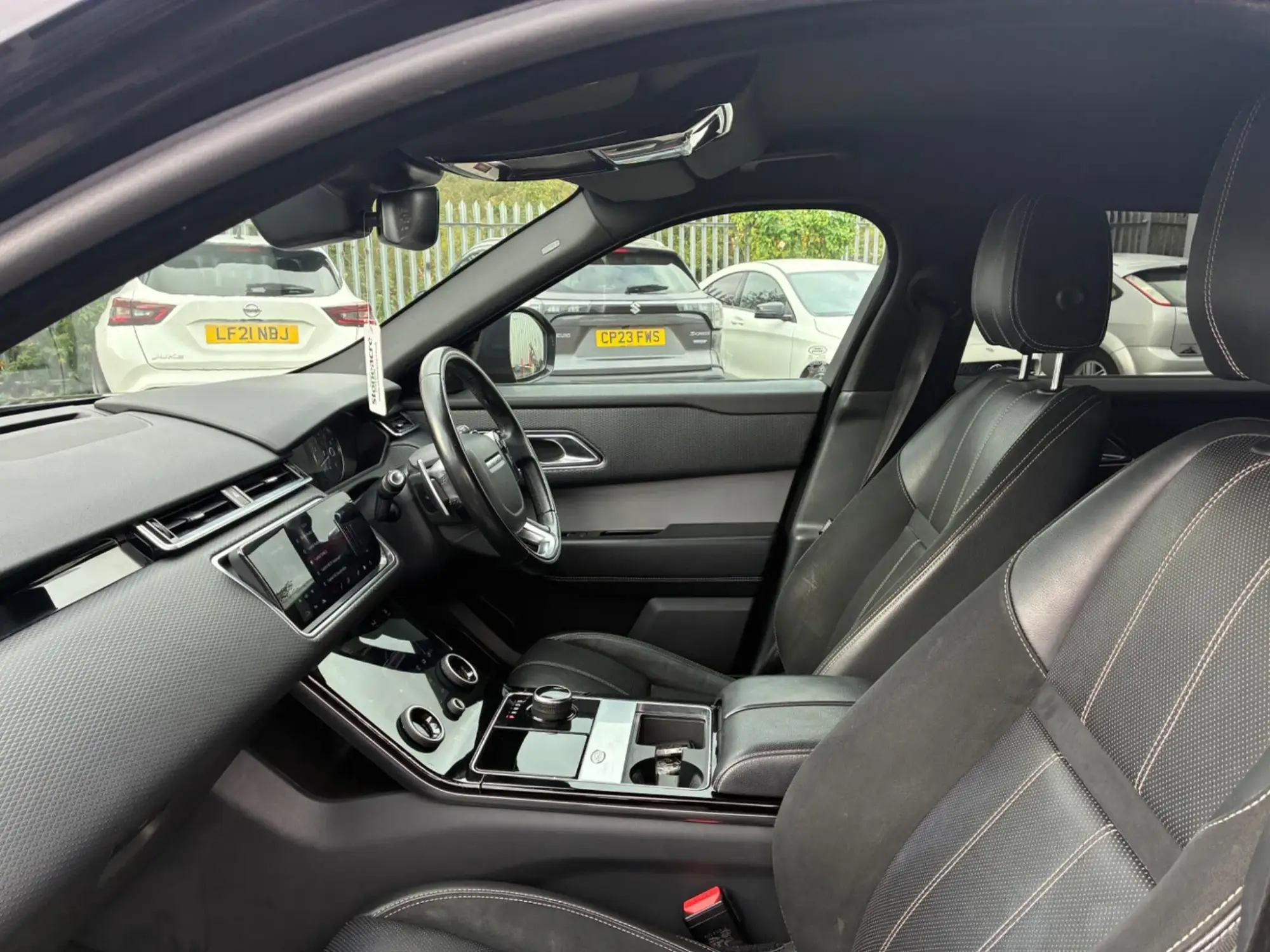 Land Rover Range Rover Velar Image 28