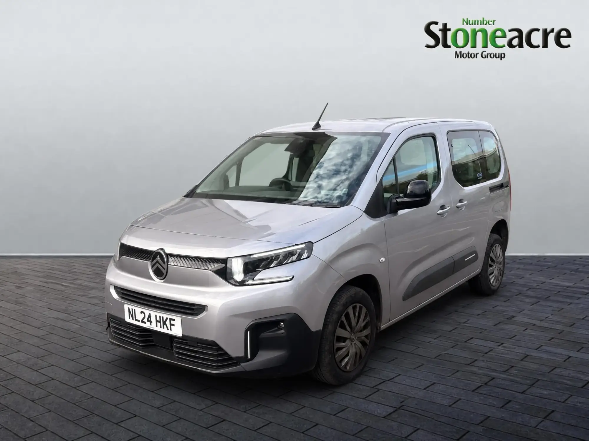 Citroen Berlingo 1.2 PureTech PLUS M Euro 6 (s/s) 5dr NL24HKF Image 2 Citroen Berlingo 1.2 PureTech PLUS M Euro 6 (s/s) 5dr NL24HKF Image 2