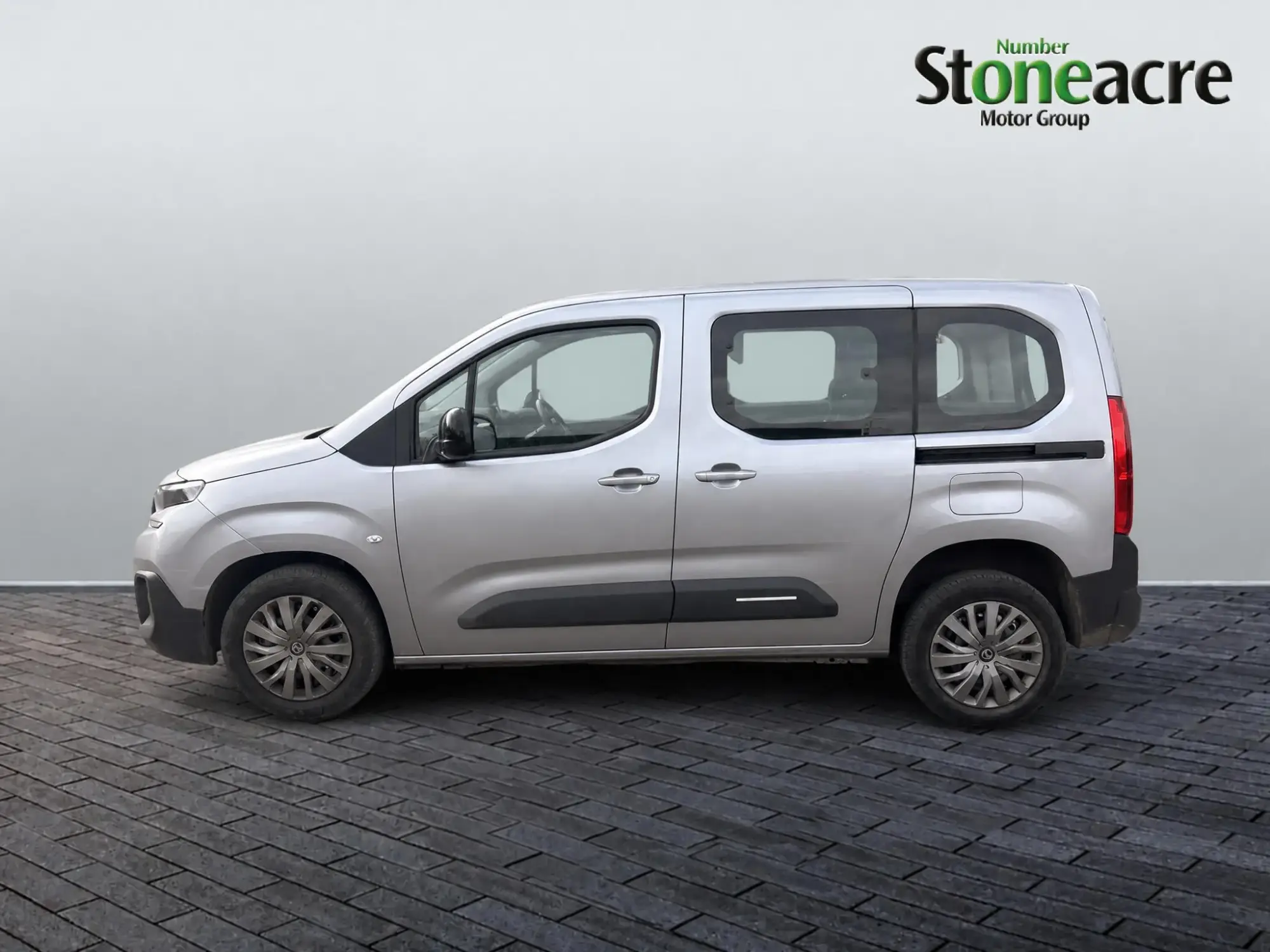 Citroen Berlingo 1.2 PureTech PLUS M Euro 6 (s/s) 5dr NL24HKF Image 3 Citroen Berlingo 1.2 PureTech PLUS M Euro 6 (s/s) 5dr NL24HKF Image 3