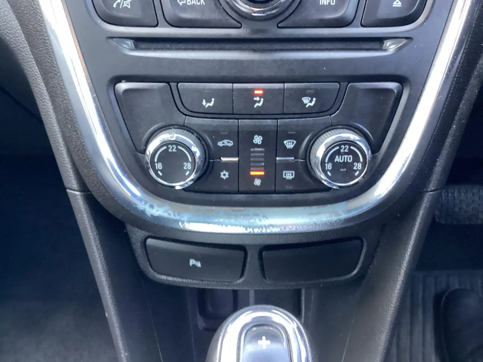 Vauxhall Mokka Image 23 Vauxhall Mokka Image 23