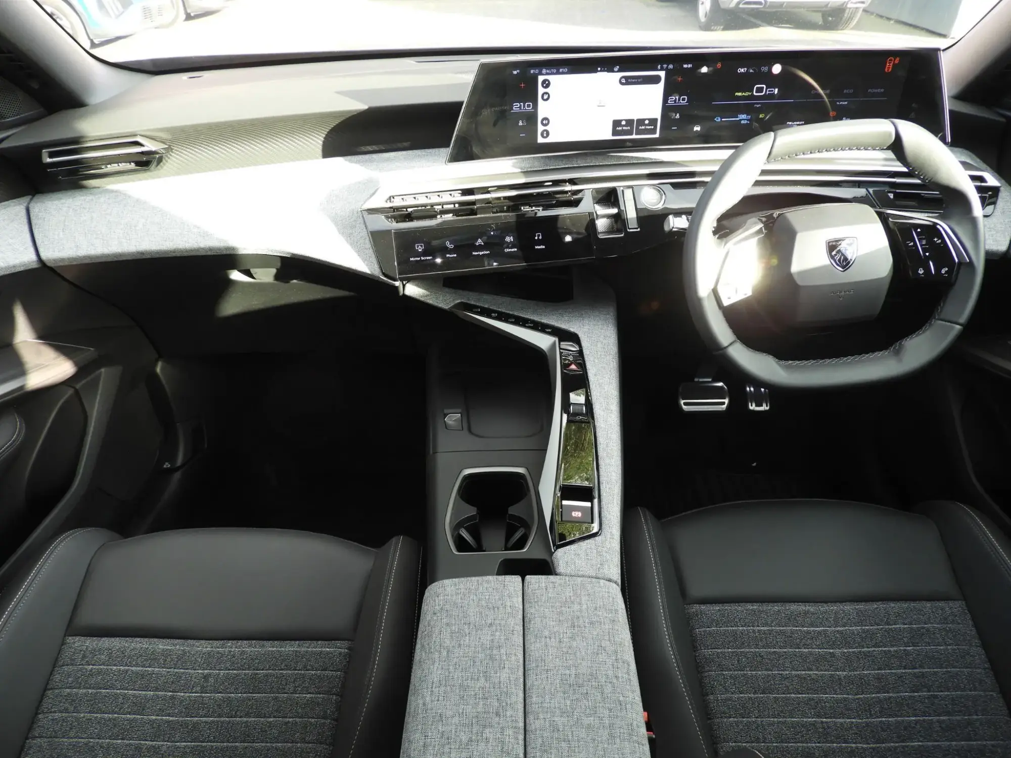 Peugeot E-3008 Image 13