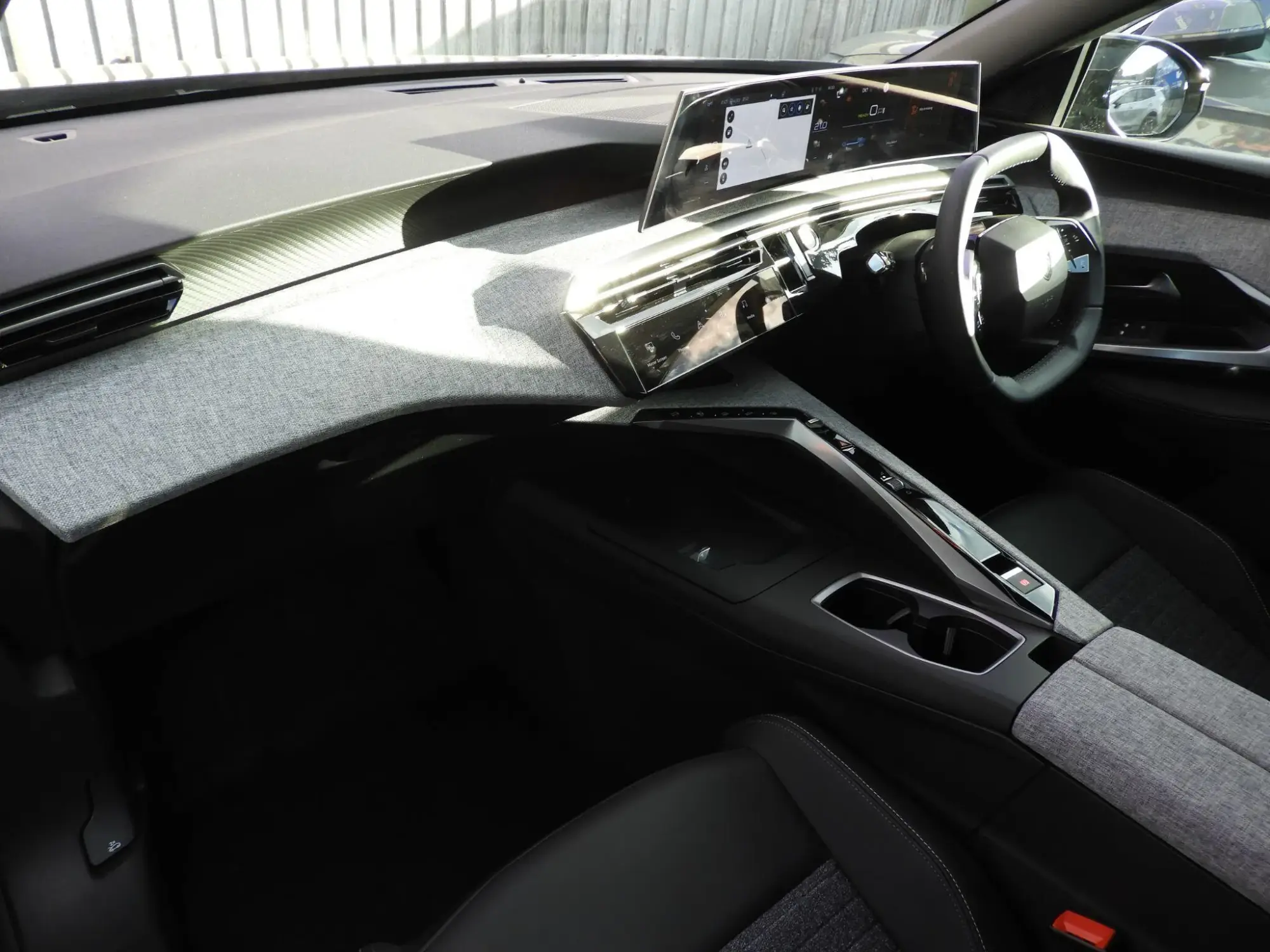 Peugeot E-3008 Image 15