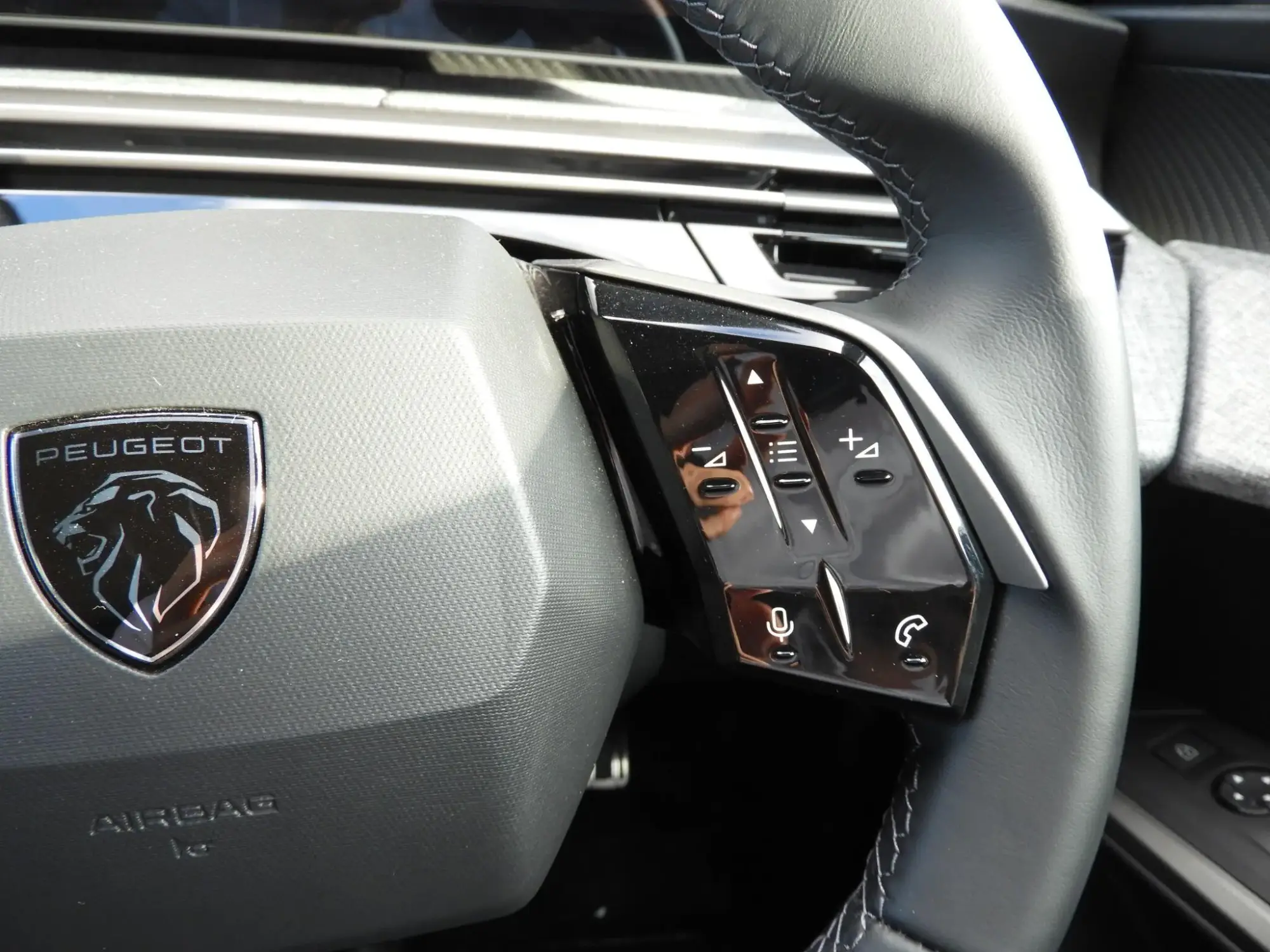 Peugeot E-3008 Image 17