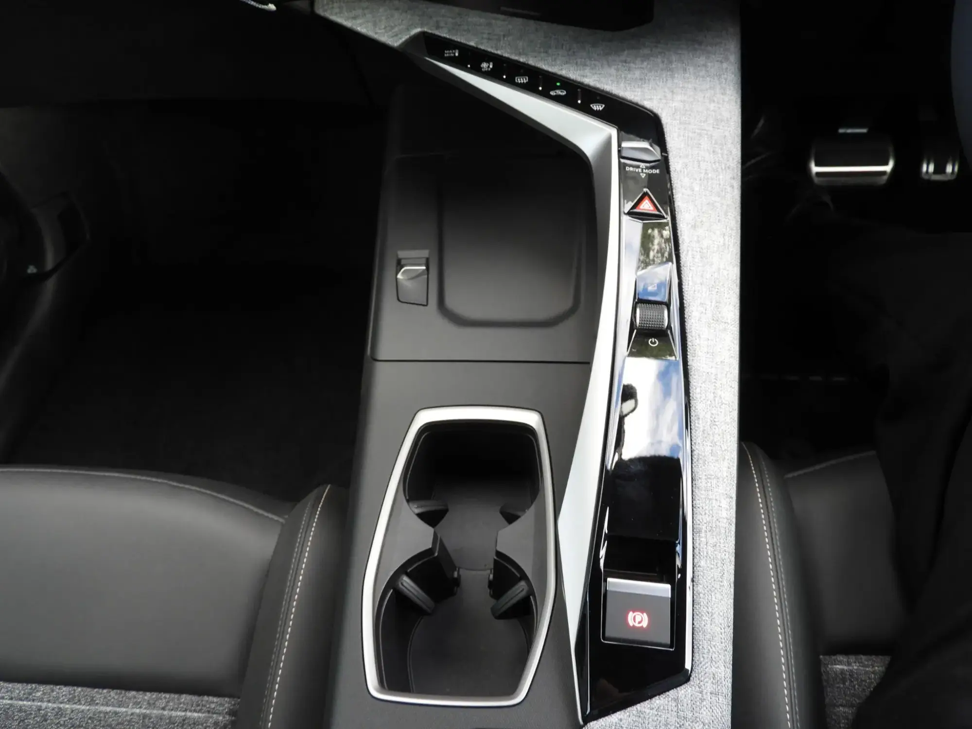 Peugeot E-3008 Image 18