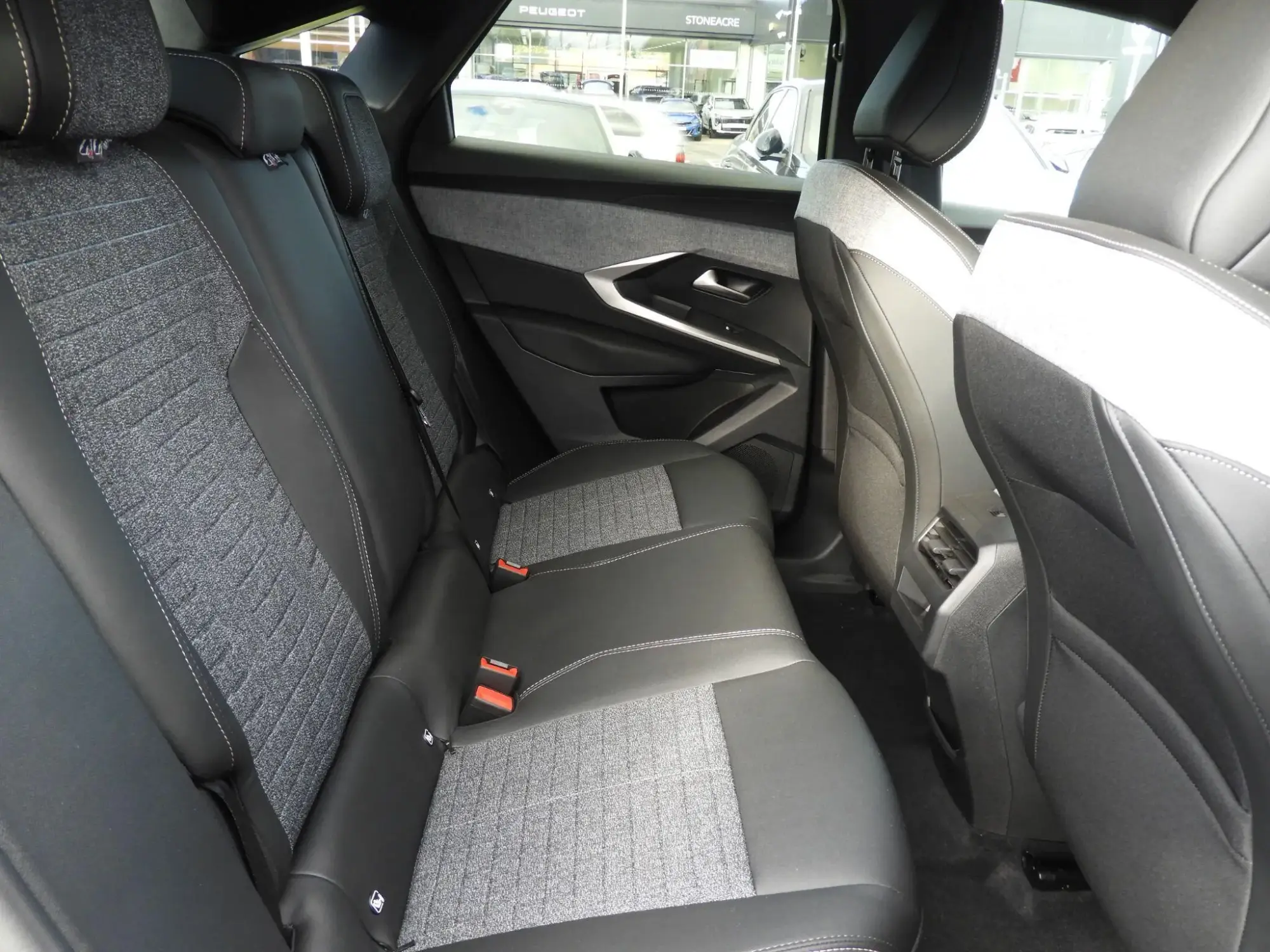 Peugeot E-3008 Image 21