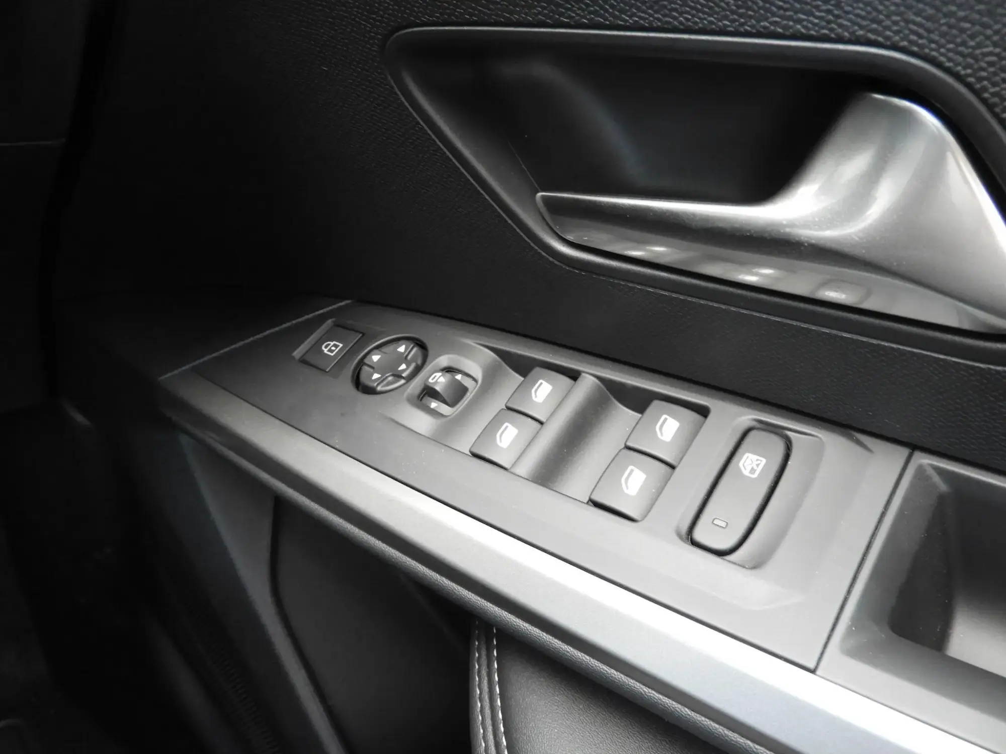 Peugeot E-3008 Image 23