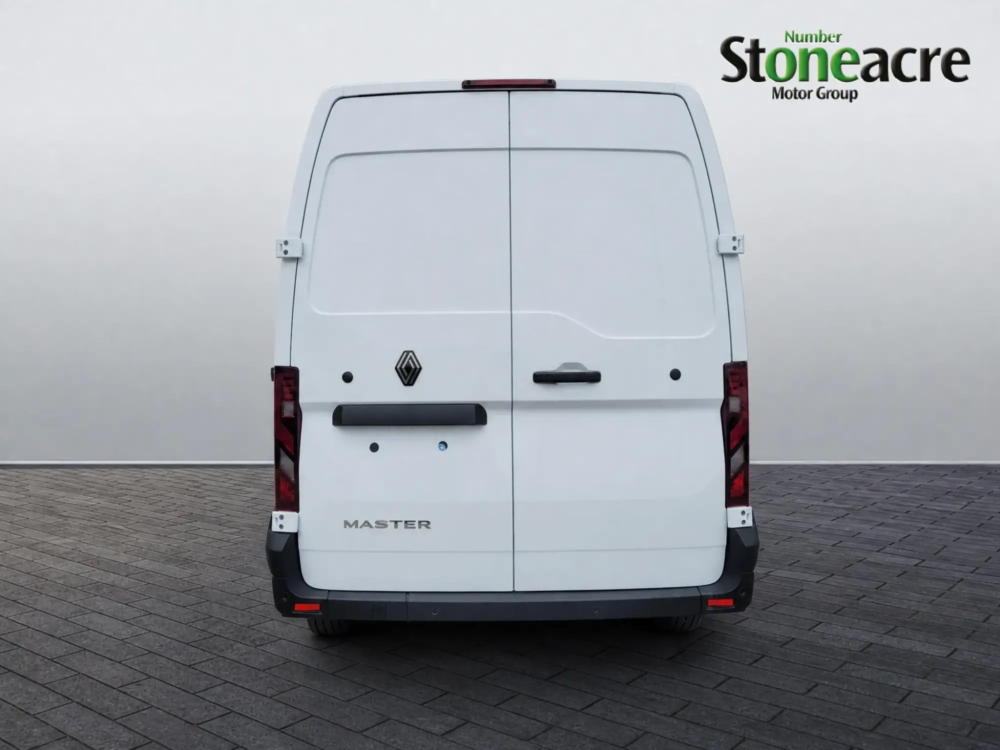 Renault Master 2.0 dCi MM35 Advance Auto L2 H2 Euro 6 (s/s) 5dr YP76NWT Image 3 Renault Master 2.0 dCi MM35 Advance Auto L2 H2 Euro 6 (s/s) 5dr YP76NWT Image 3