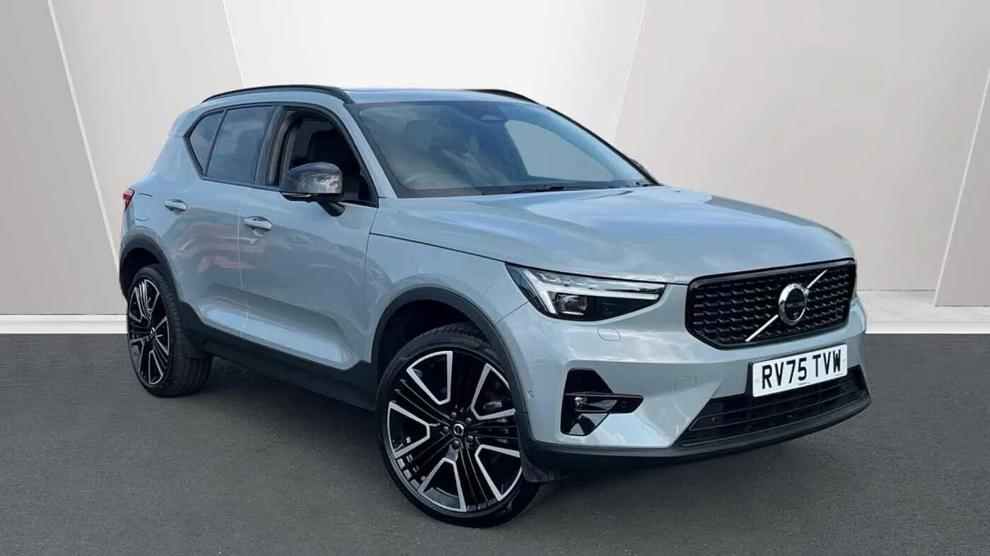 2025 Volvo XC40