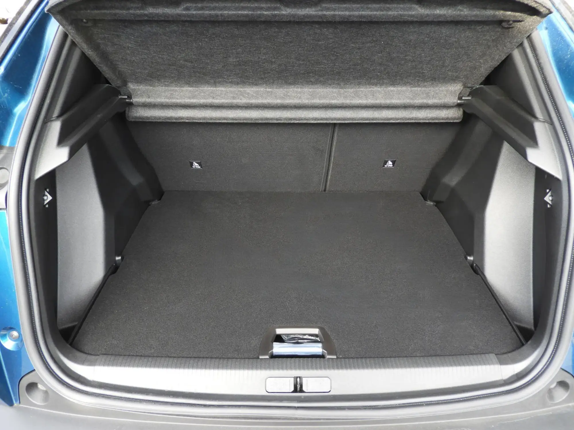 Peugeot E-2008 Image 3