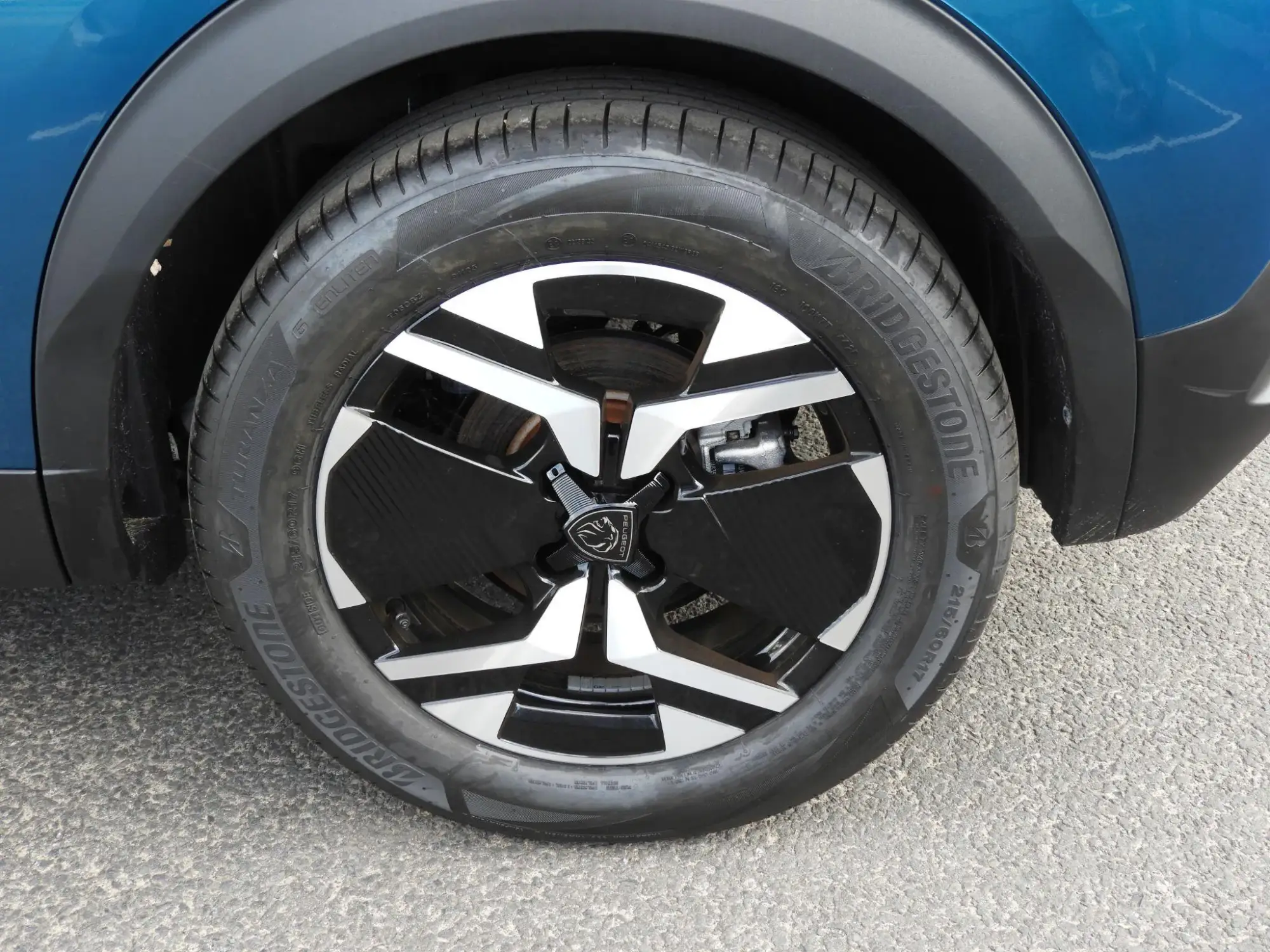 Peugeot E-2008 Image 11