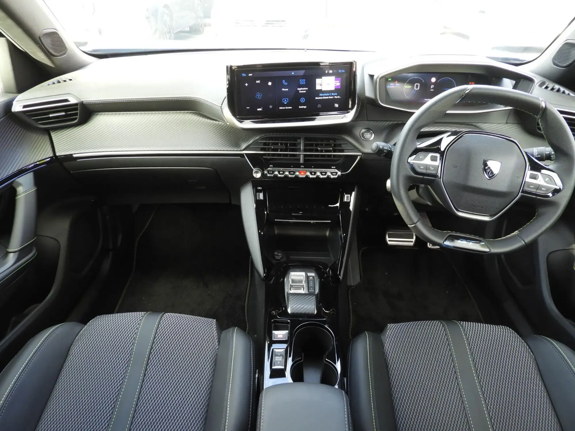 Peugeot E-2008 Image 13