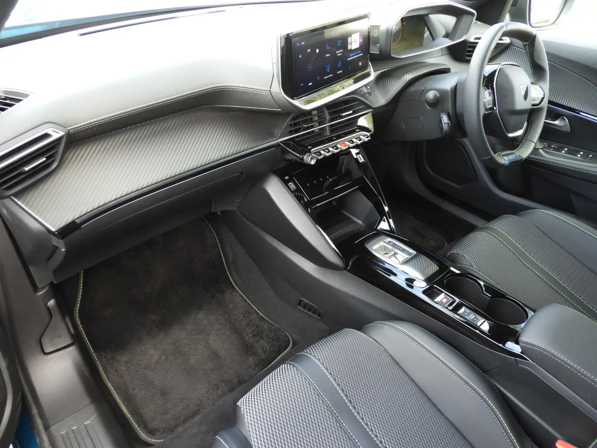 Peugeot E-2008 Image 14