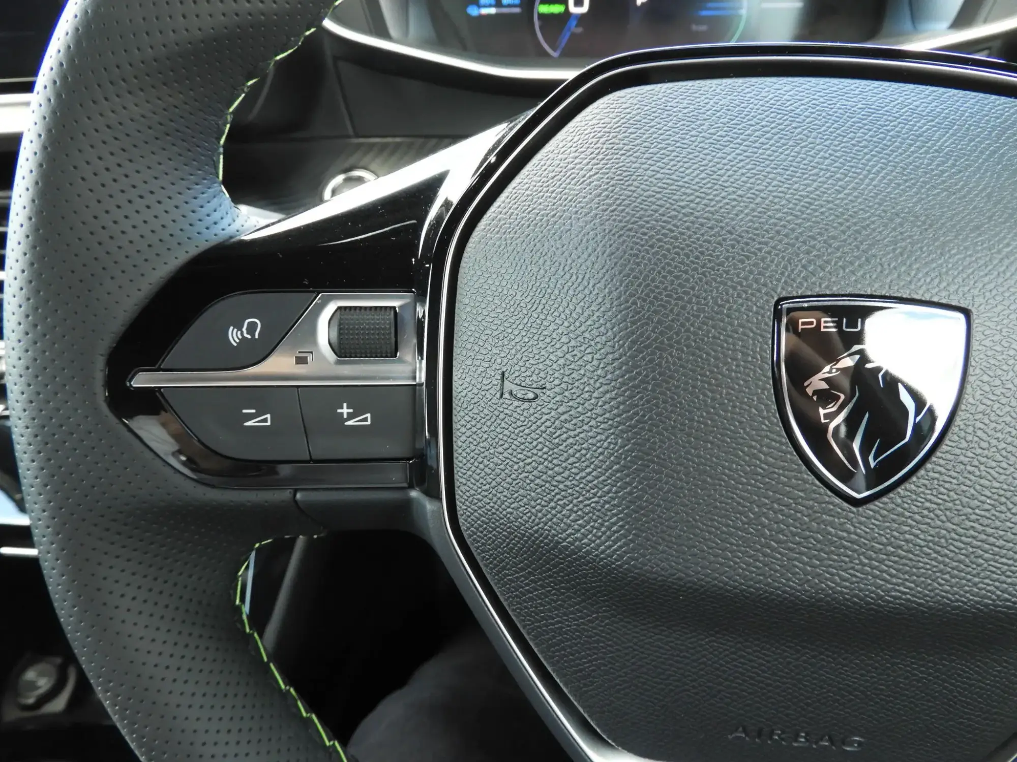 Peugeot E-2008 Image 18