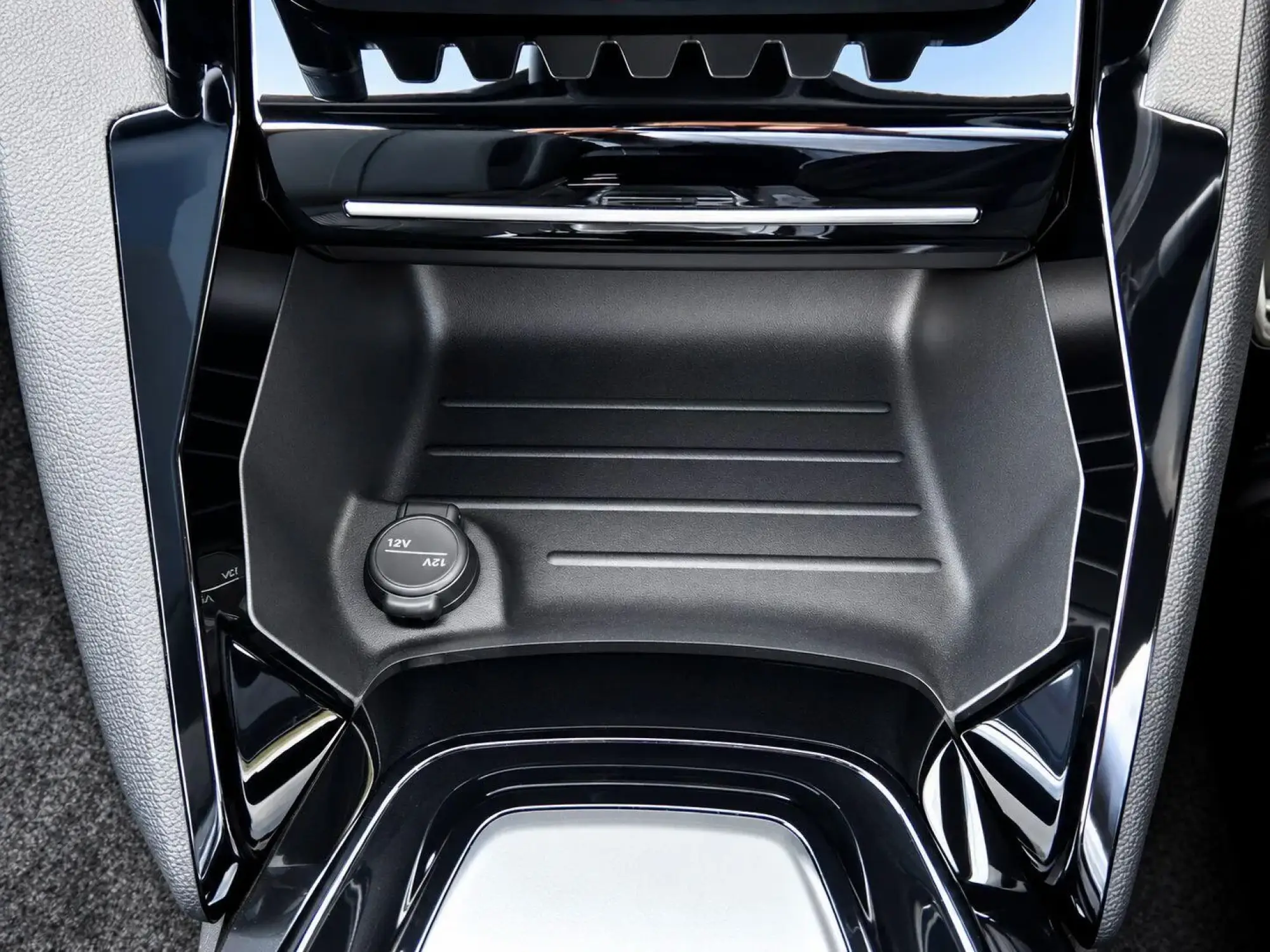 Peugeot E-2008 Image 34