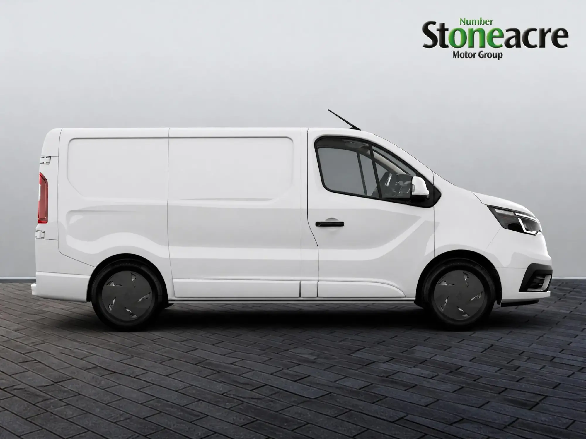 Renault Trafic 2.0 dCi Blue 30 Extra SWB Euro 6 (s/s) 5dr YP76OCJ Image 2 Renault Trafic 2.0 dCi Blue 30 Extra SWB Euro 6 (s/s) 5dr YP76OCJ Image 2