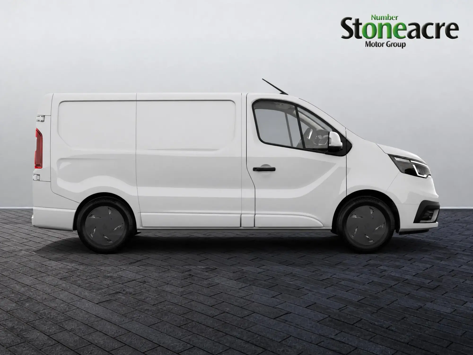 Renault Trafic 2.0 dCi Blue 30 Extra SWB Euro 6 (s/s) 5dr YP76OPR Image 2 Renault Trafic 2.0 dCi Blue 30 Extra SWB Euro 6 (s/s) 5dr YP76OPR Image 2