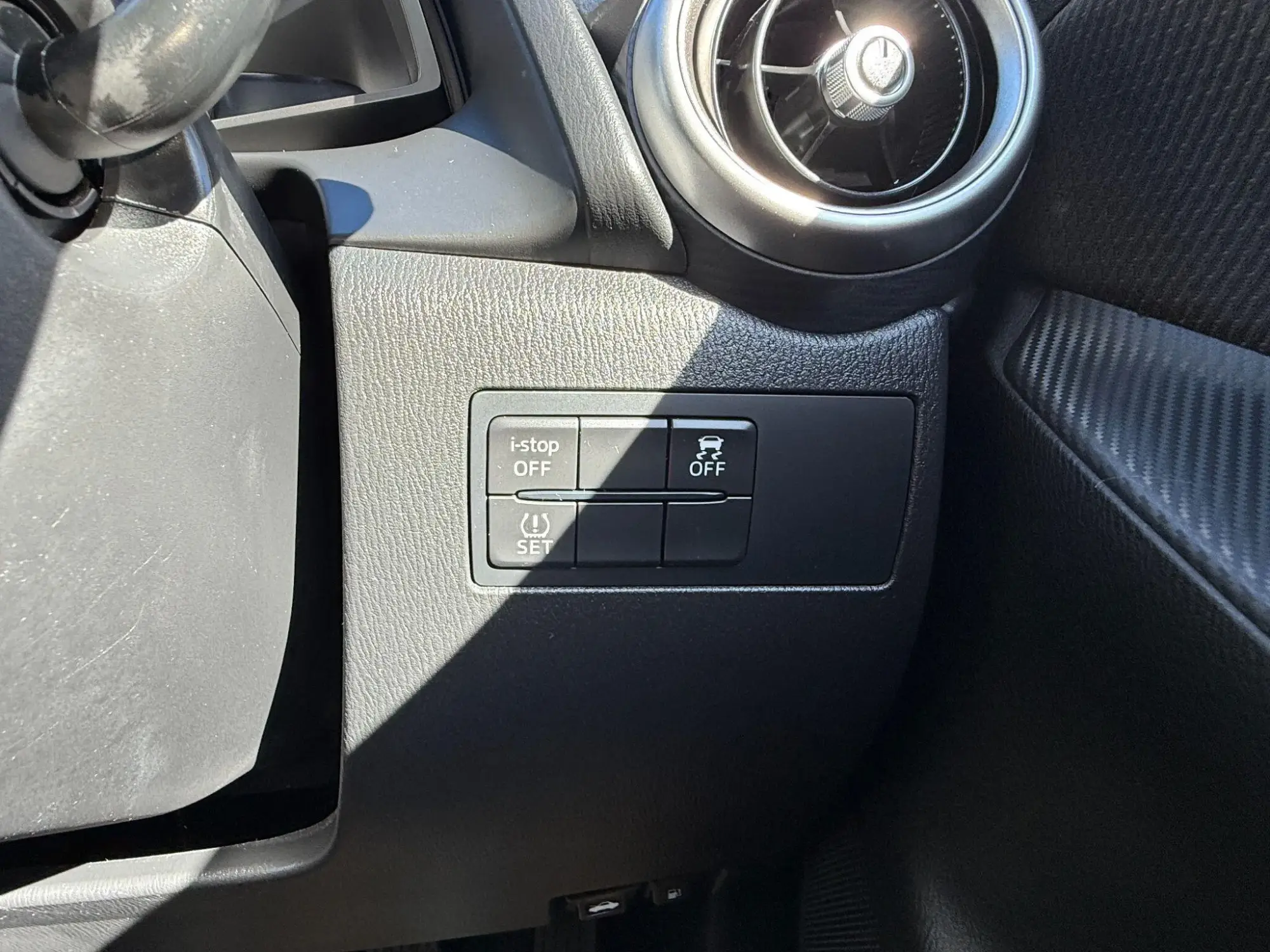 Mazda2 Image 10
