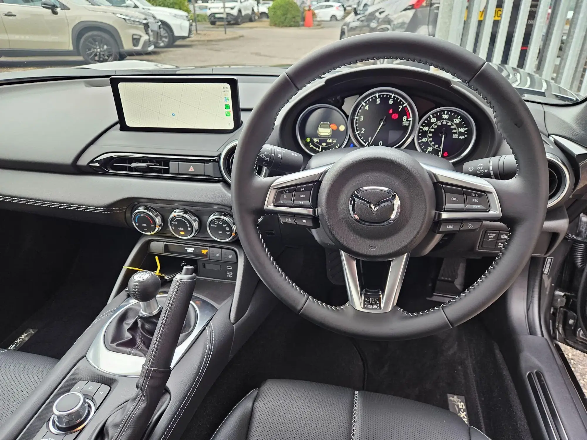 Mazda MX-5 Image 13