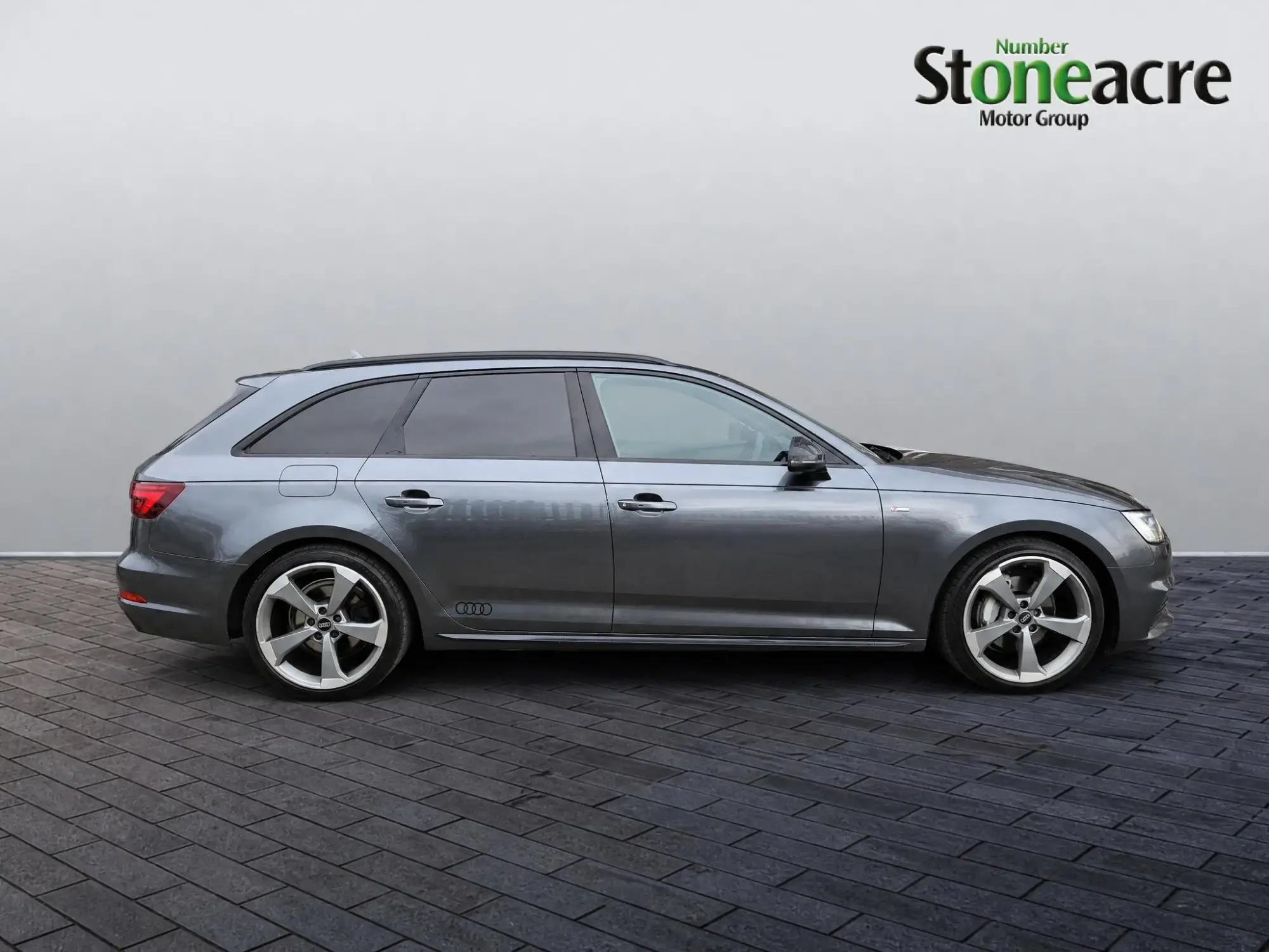 Audi A4 Avant 2.0 TDI Black Edition S Tronic Euro 6 (s/s) 5dr FY67OBD Image 2 Audi A4 Avant 2.0 TDI Black Edition S Tronic Euro 6 (s/s) 5dr FY67OBD Image 2