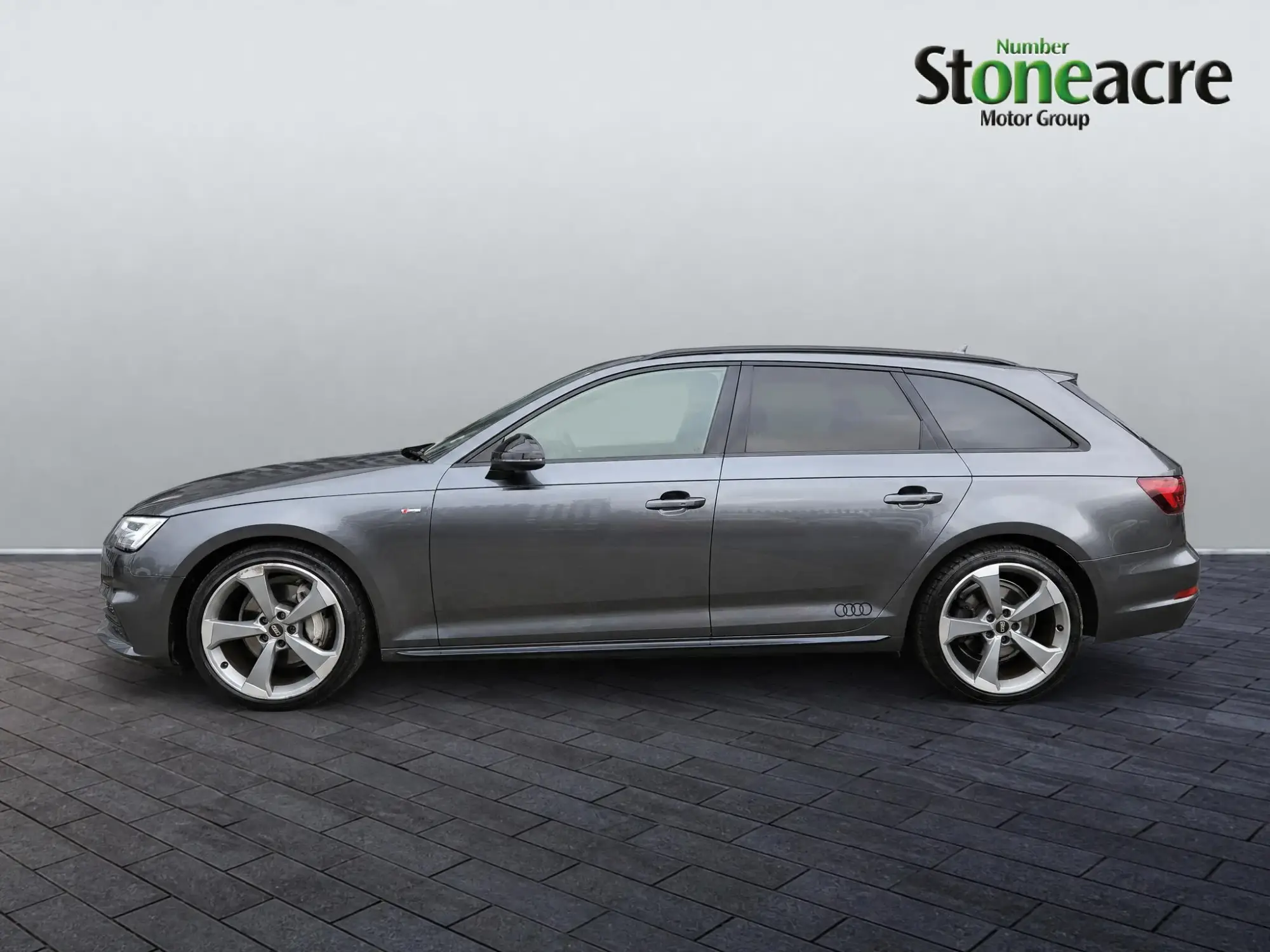 Audi A4 Avant Image 6