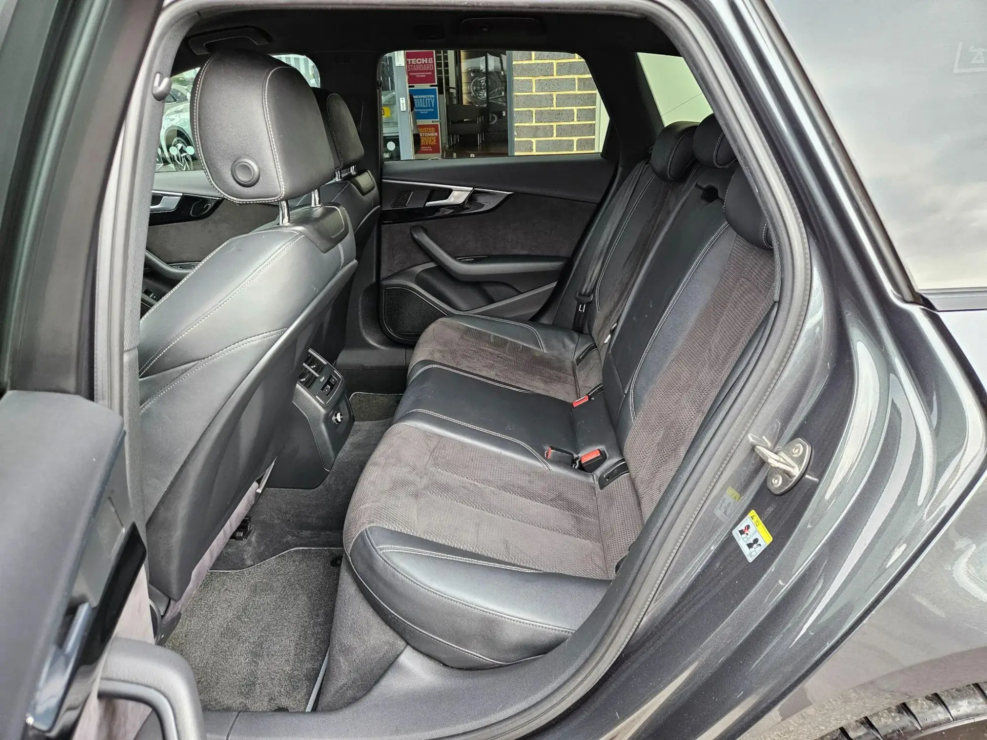 Audi A4 Avant Image 19