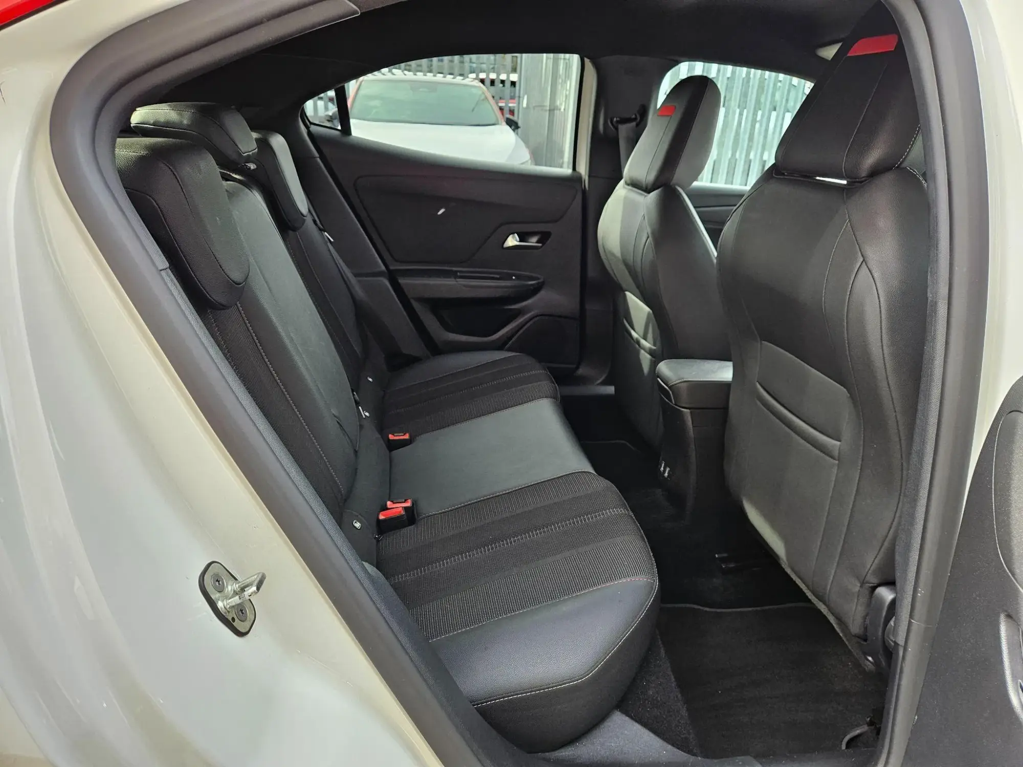 Vauxhall Mokka Image 16 Vauxhall Mokka Image 16