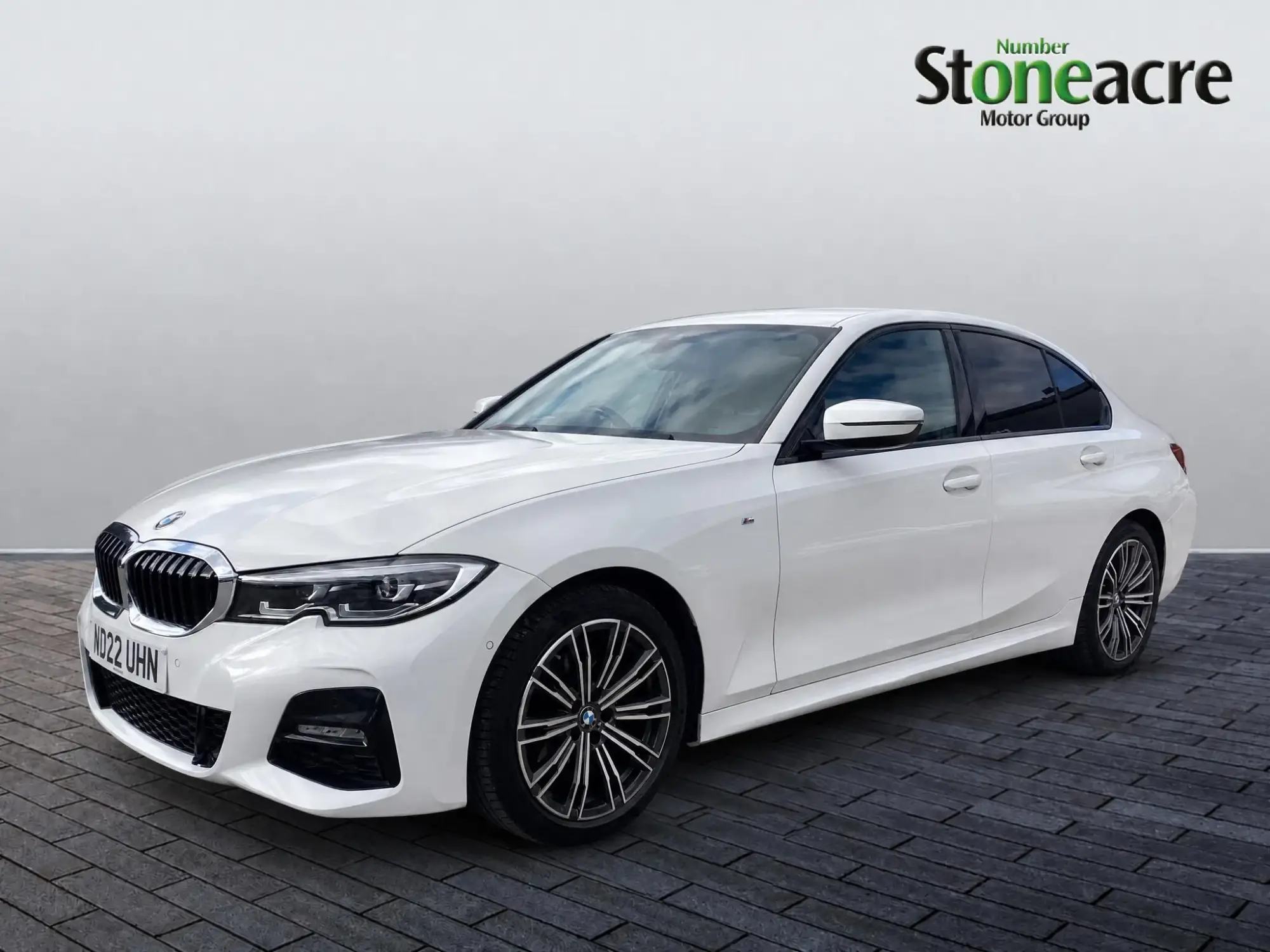 BMW 3 Series Image 3
