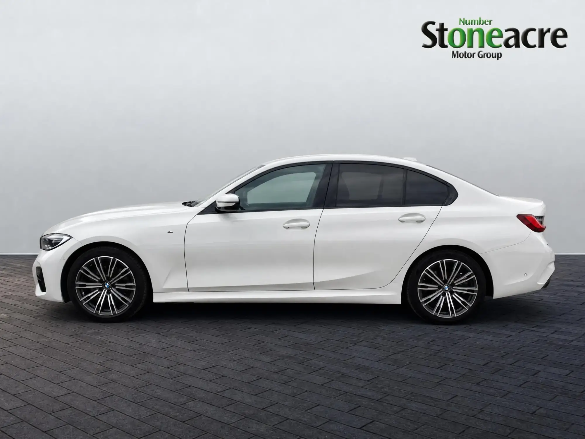 BMW 3 Series Image 5