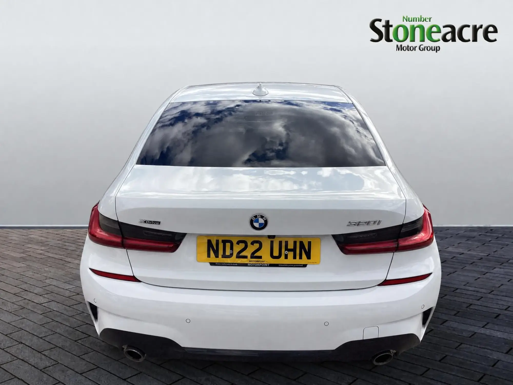 BMW 3 Series Image 6