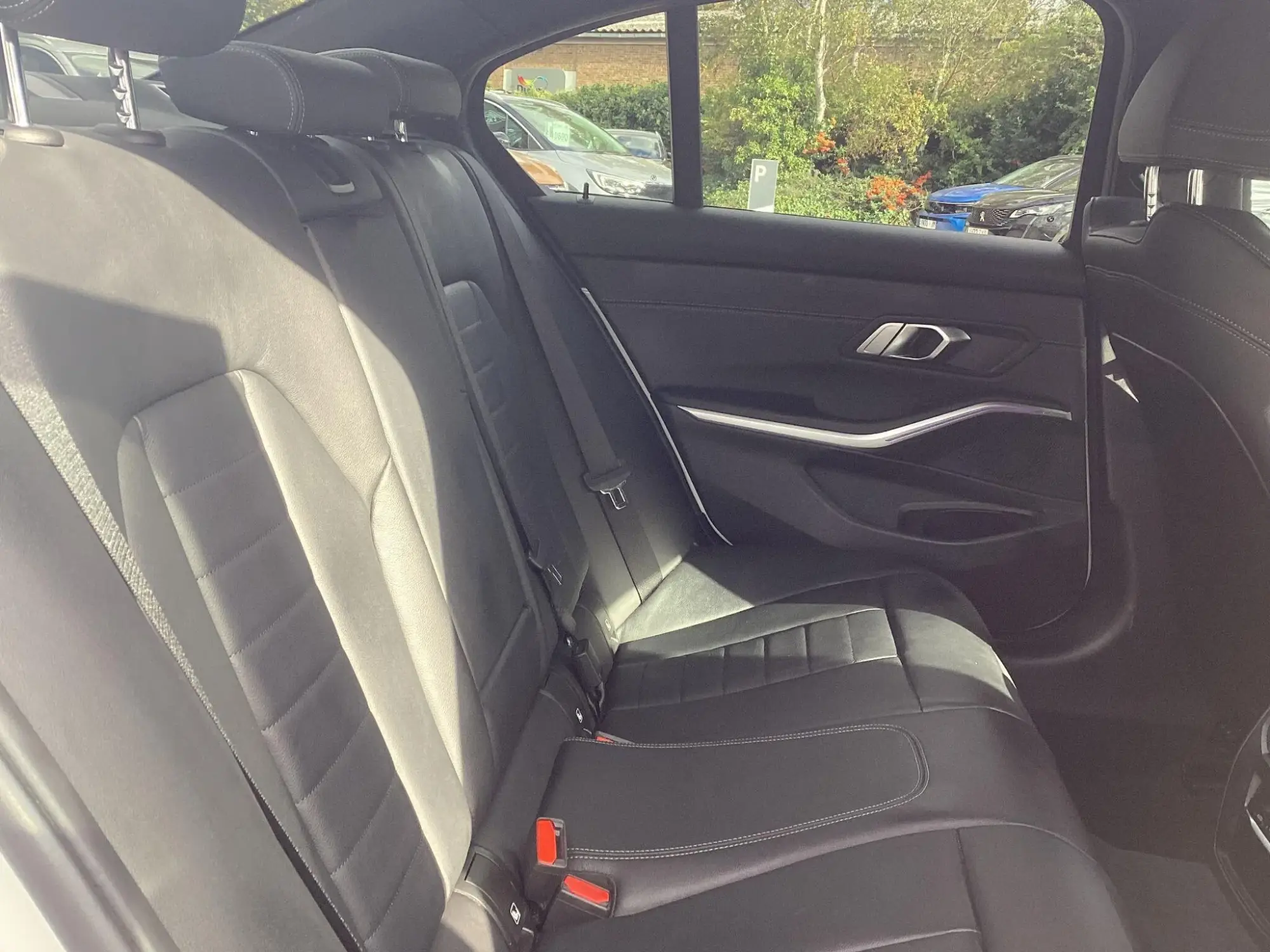 BMW 3 Series Image 13